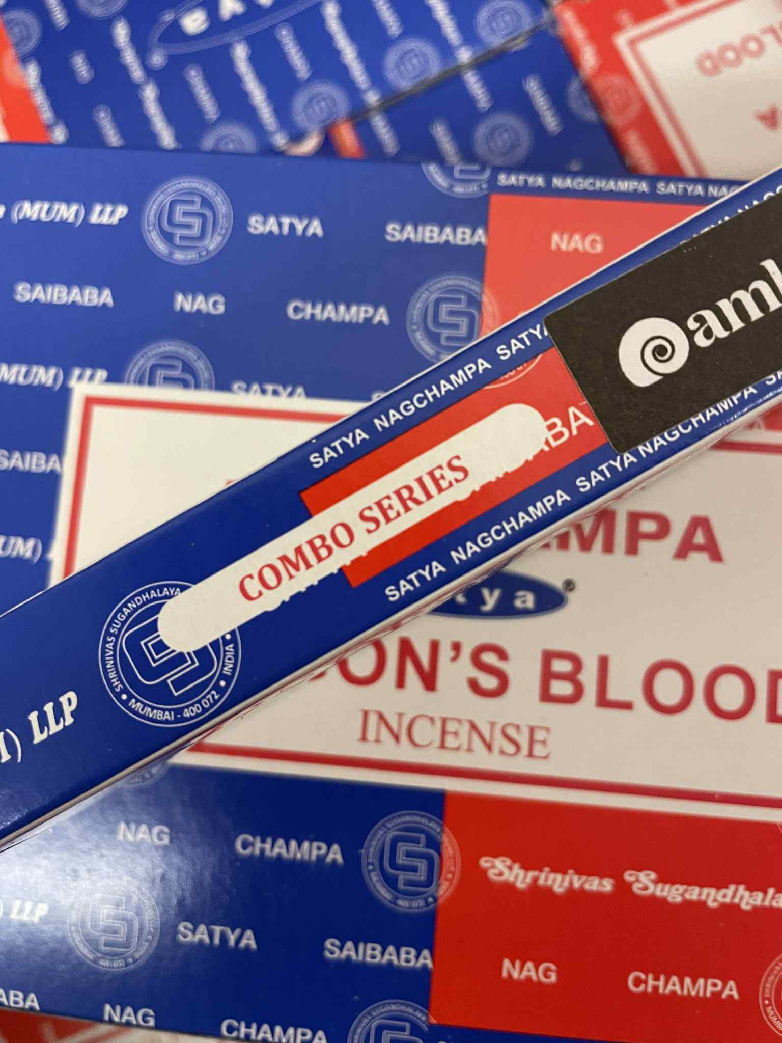 12 x 16g Satya Combo Serie - Nag Champa & Dragon's Blood Räucherstäbchen ( 192g )