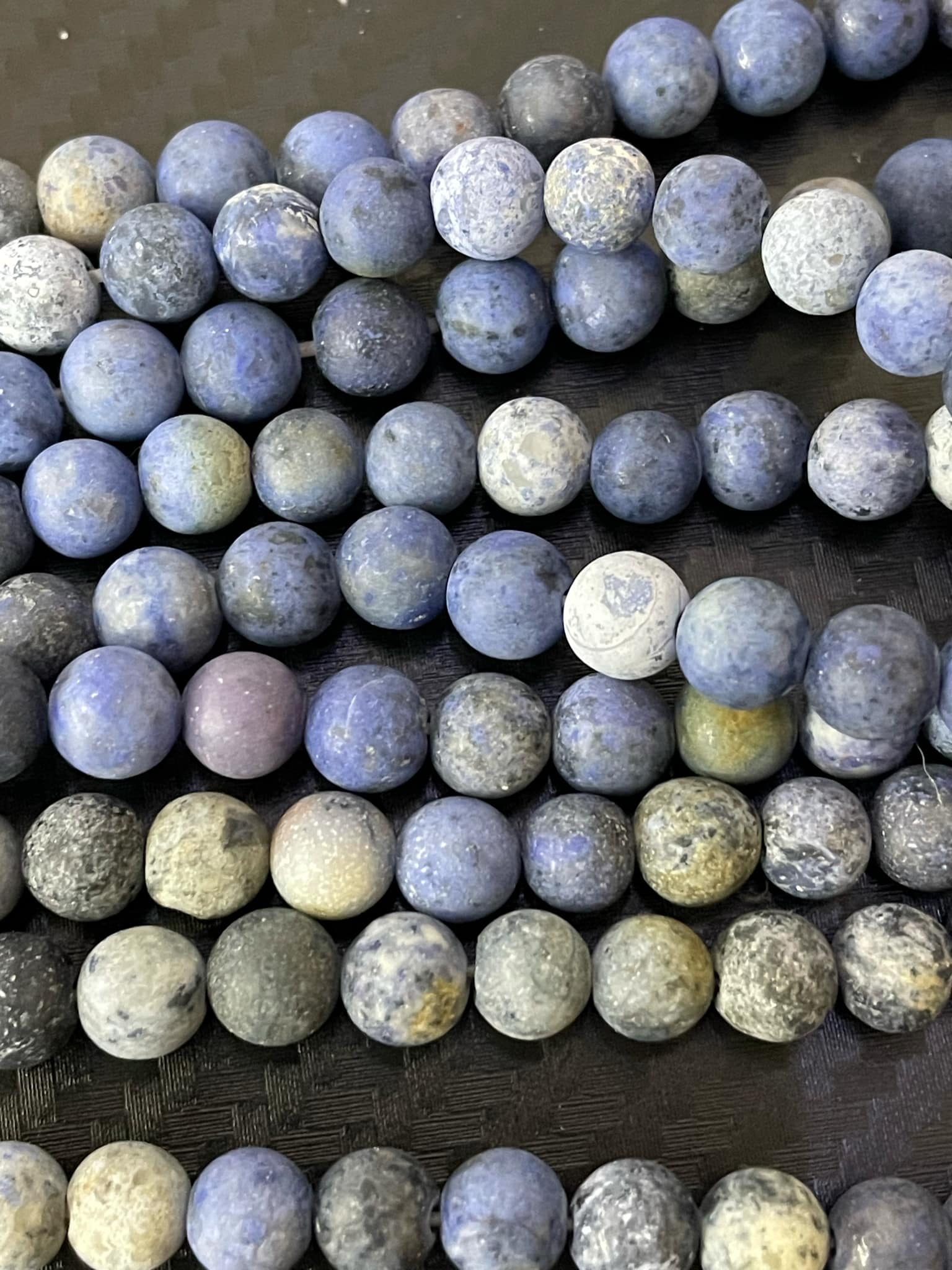 Fil de boules de dumortiérite mate de 6 mm