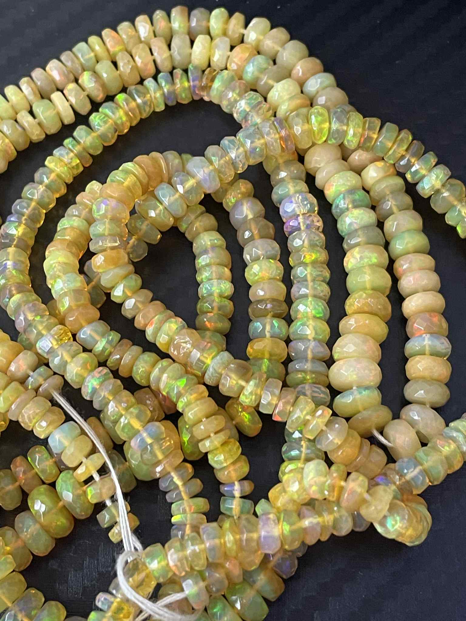 Opale couleur miel facettée 4 - 7 mm dégradé TOP