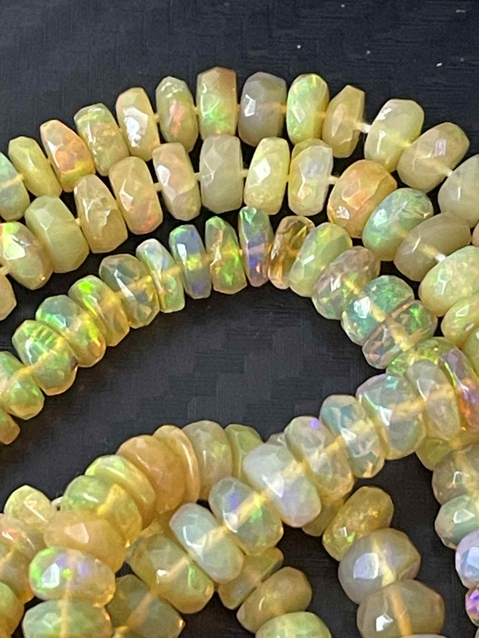 Opale couleur miel facettée 4 - 7 mm dégradé TOP