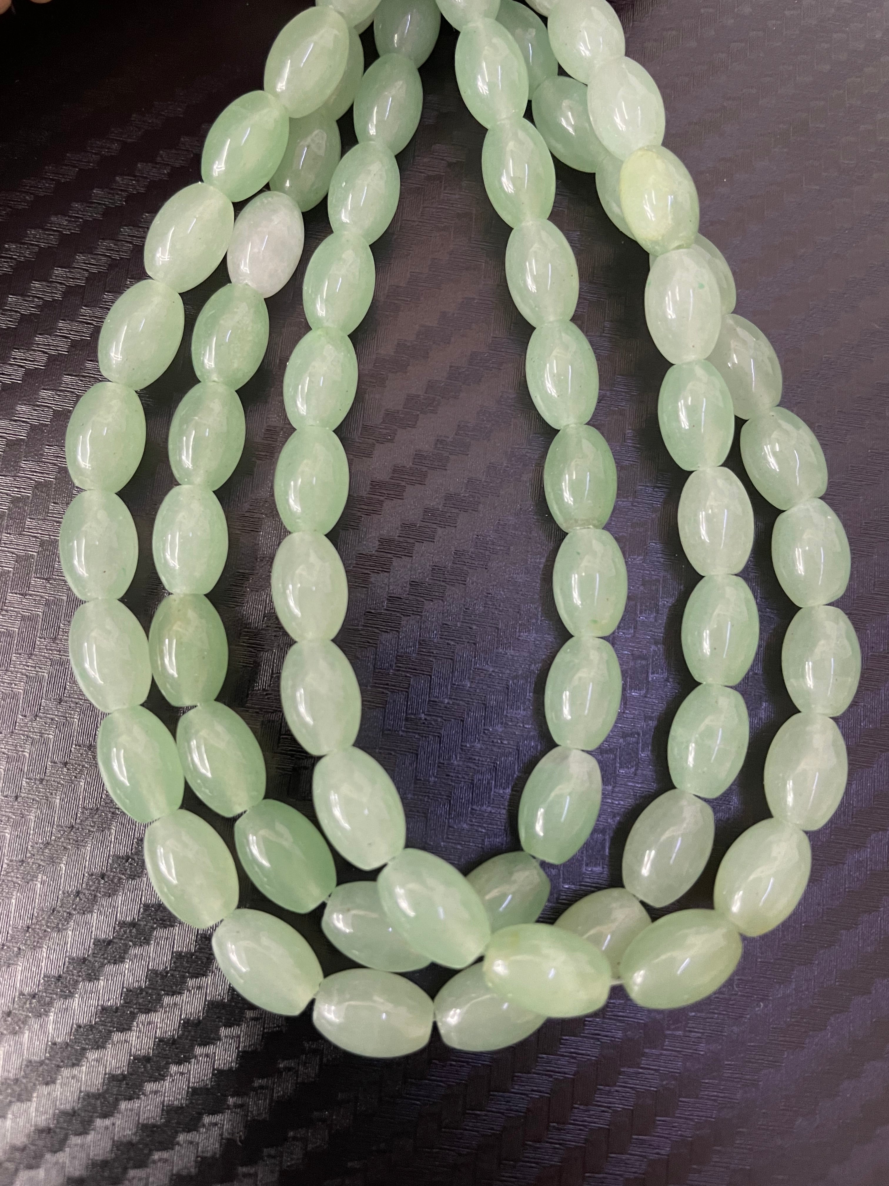 Fil d'aventurine verte en forme de haricot, environ 6 x 8 mm