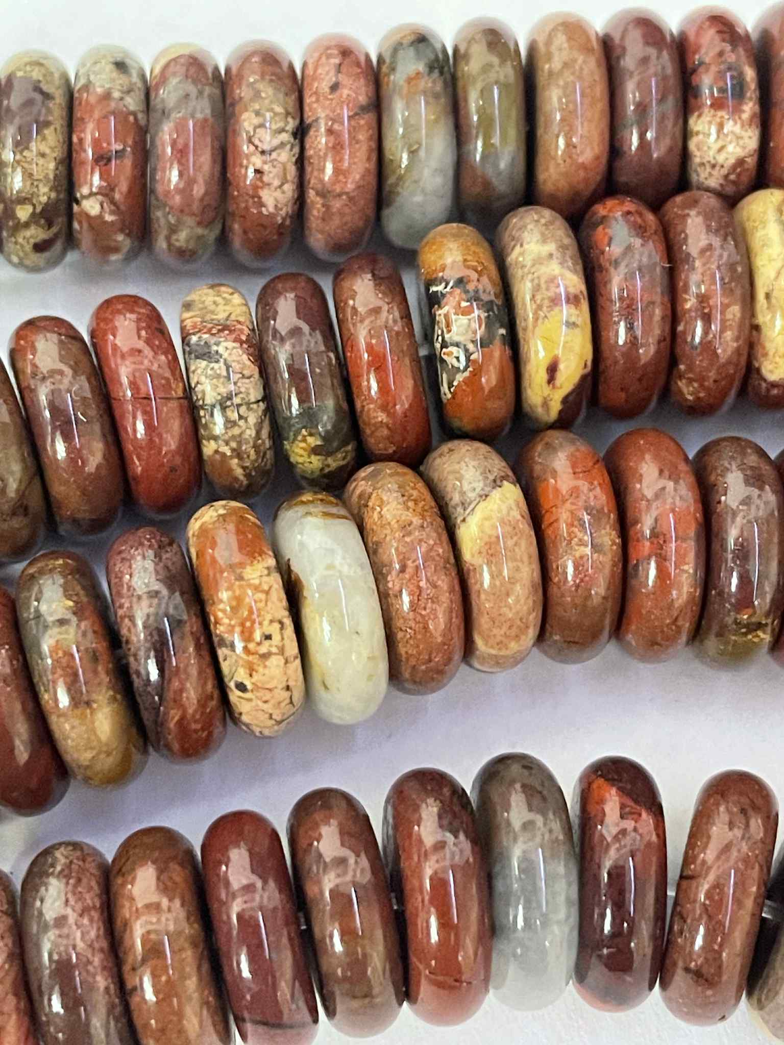 Brekzien Jaspis Rondellen ca 12mm Testschliff