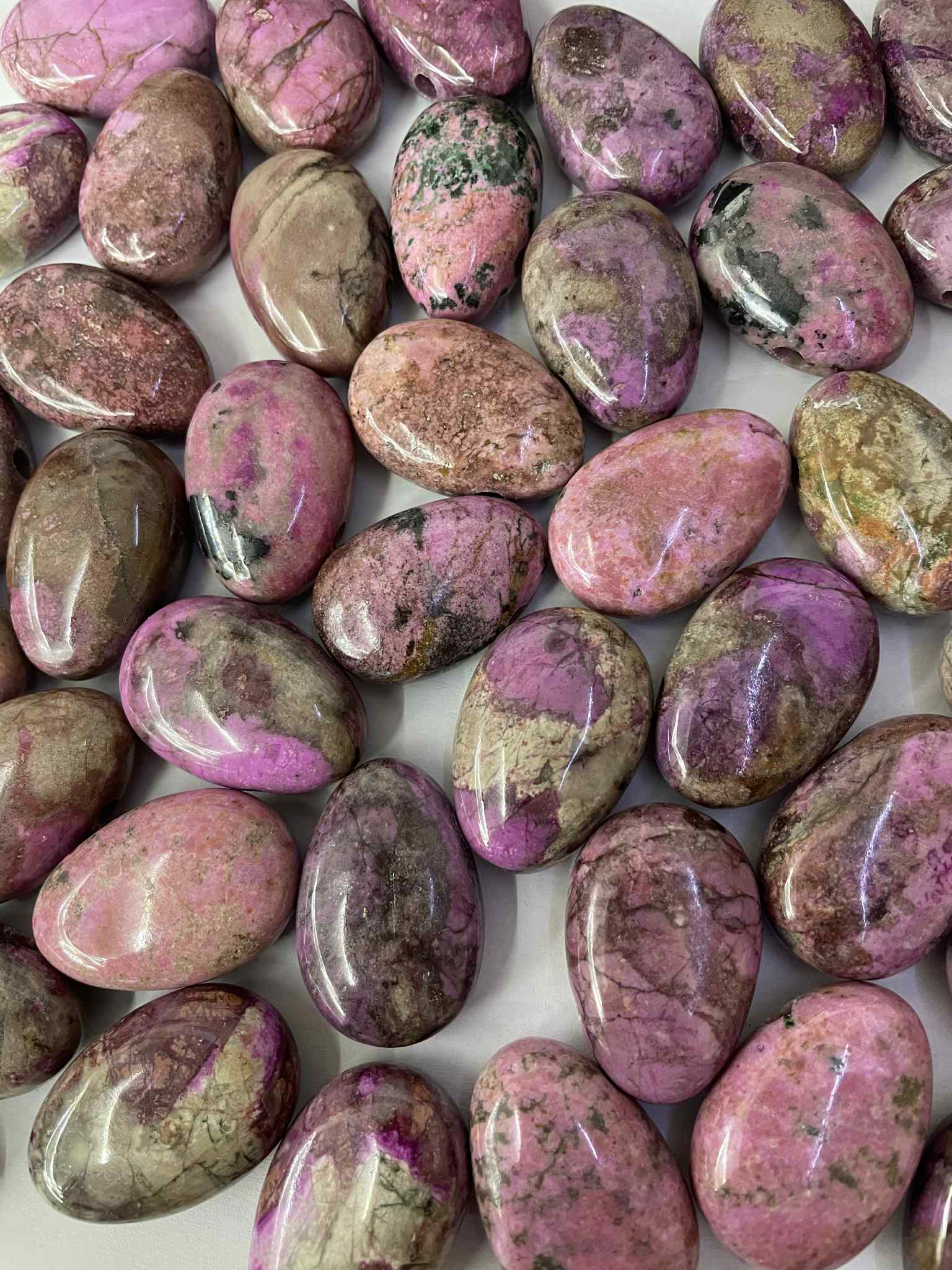 Pendentif en calcite cobalt percé