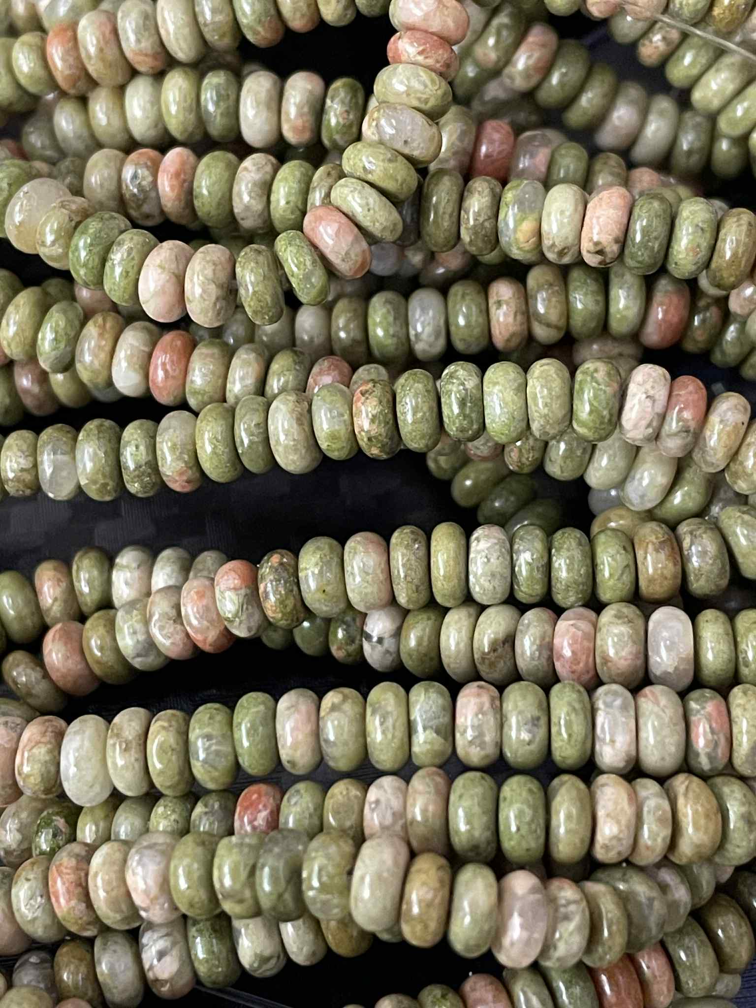 Epidot Rondellen ca 4mm