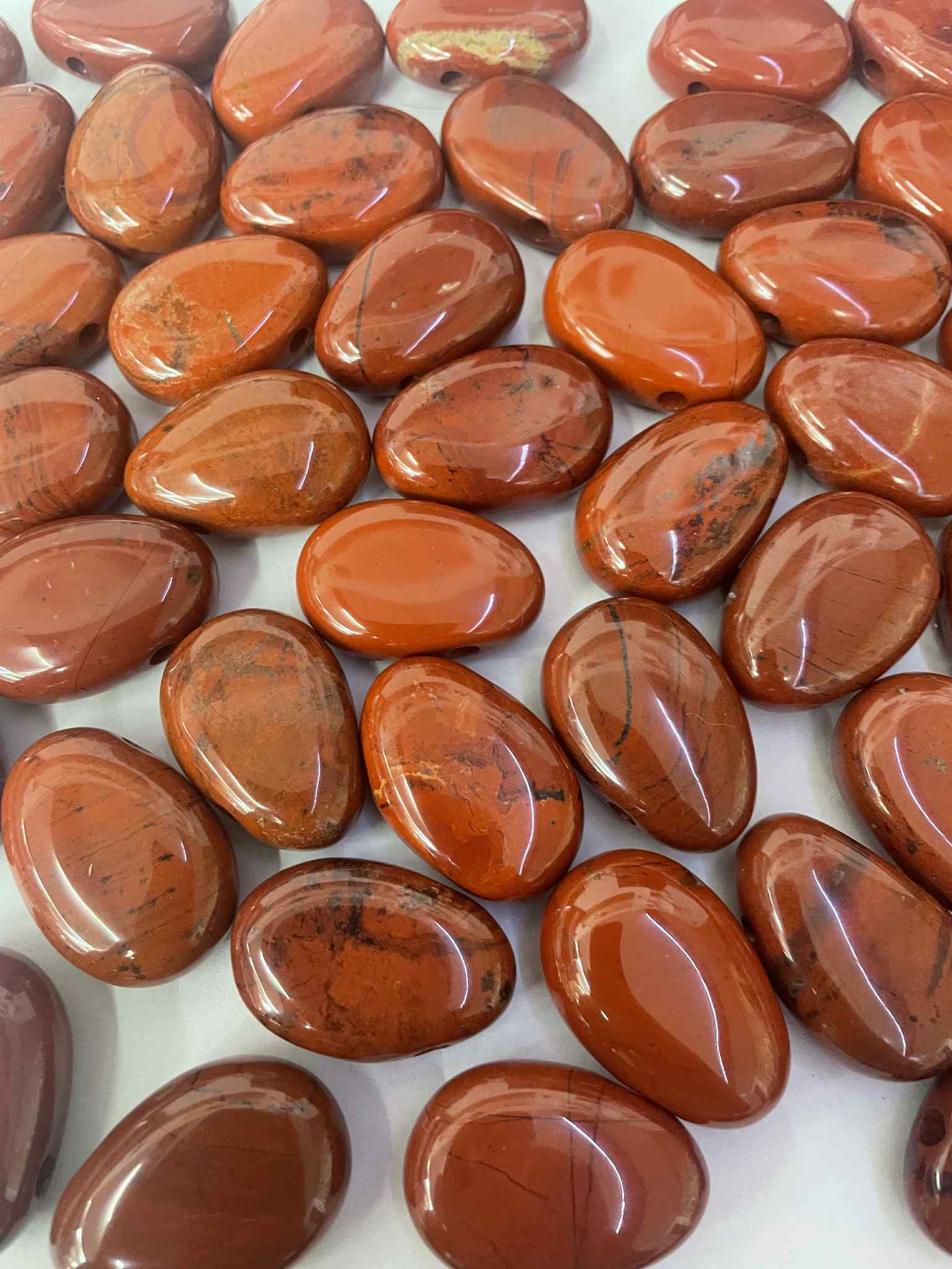 Jaspis Rot Trommelstein gelocht Anhänger