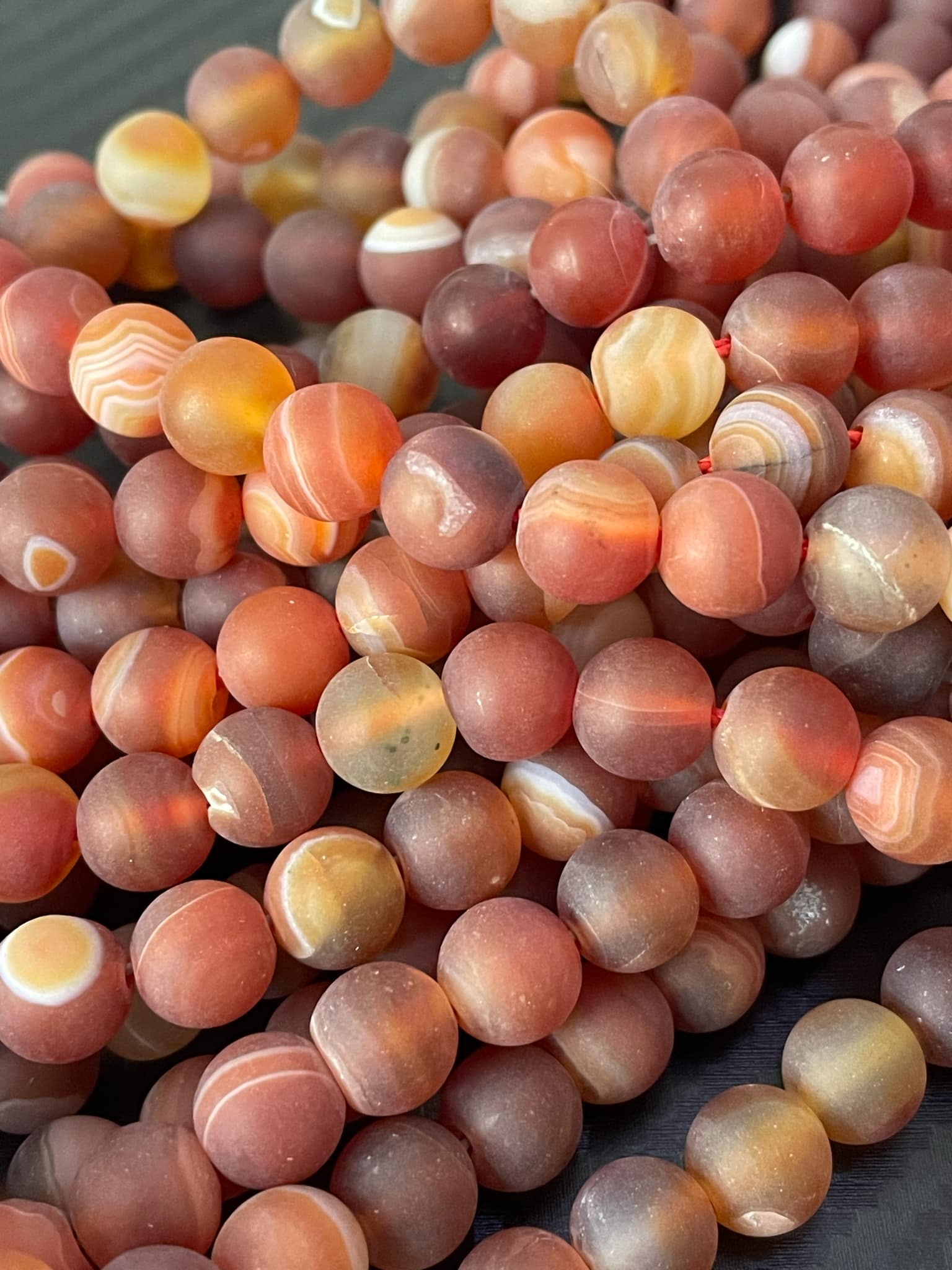 Cornaline claire 8 mm, fil de perles mat