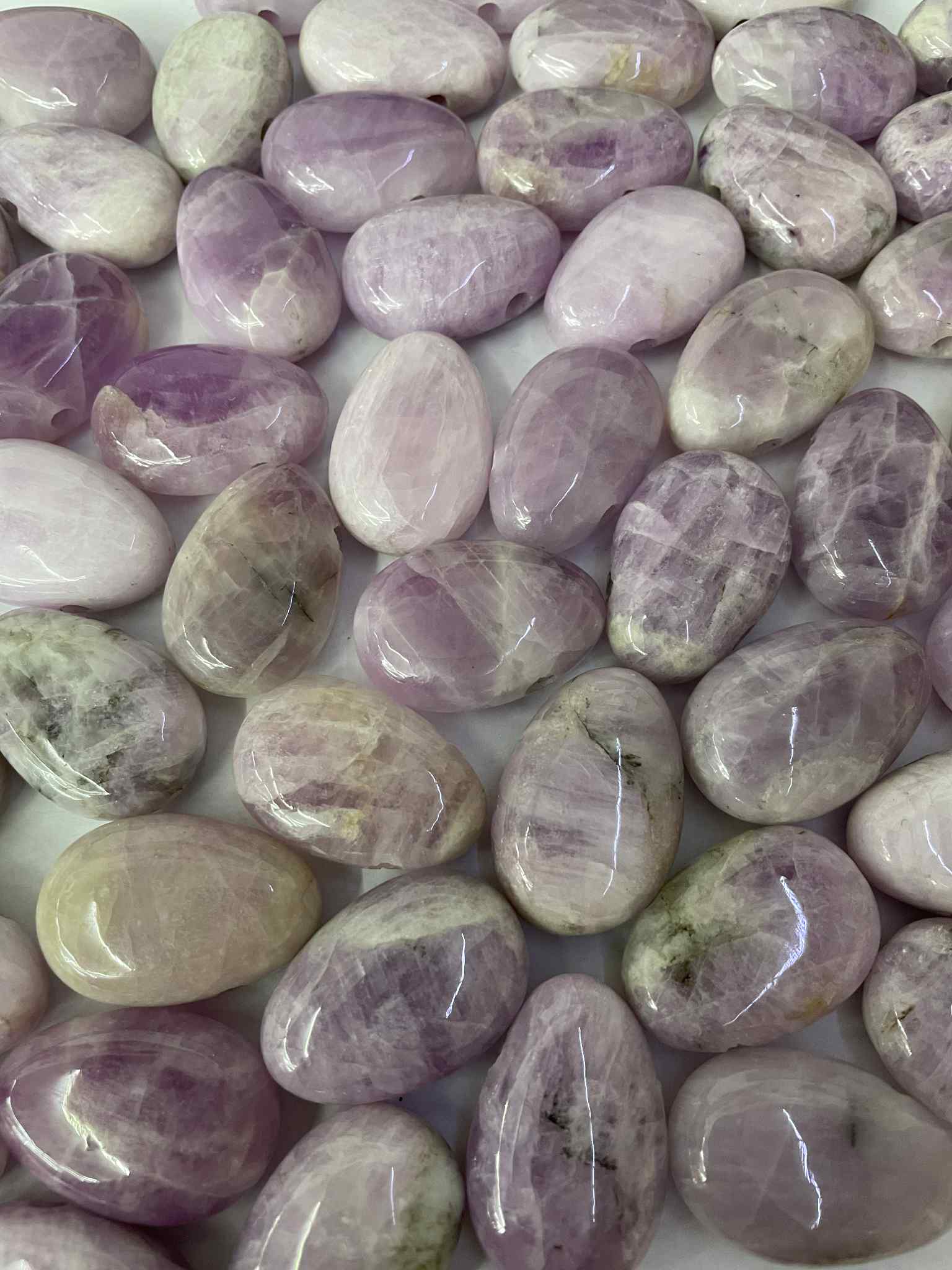 Kunzit Trommelstein gelocht Anhänger