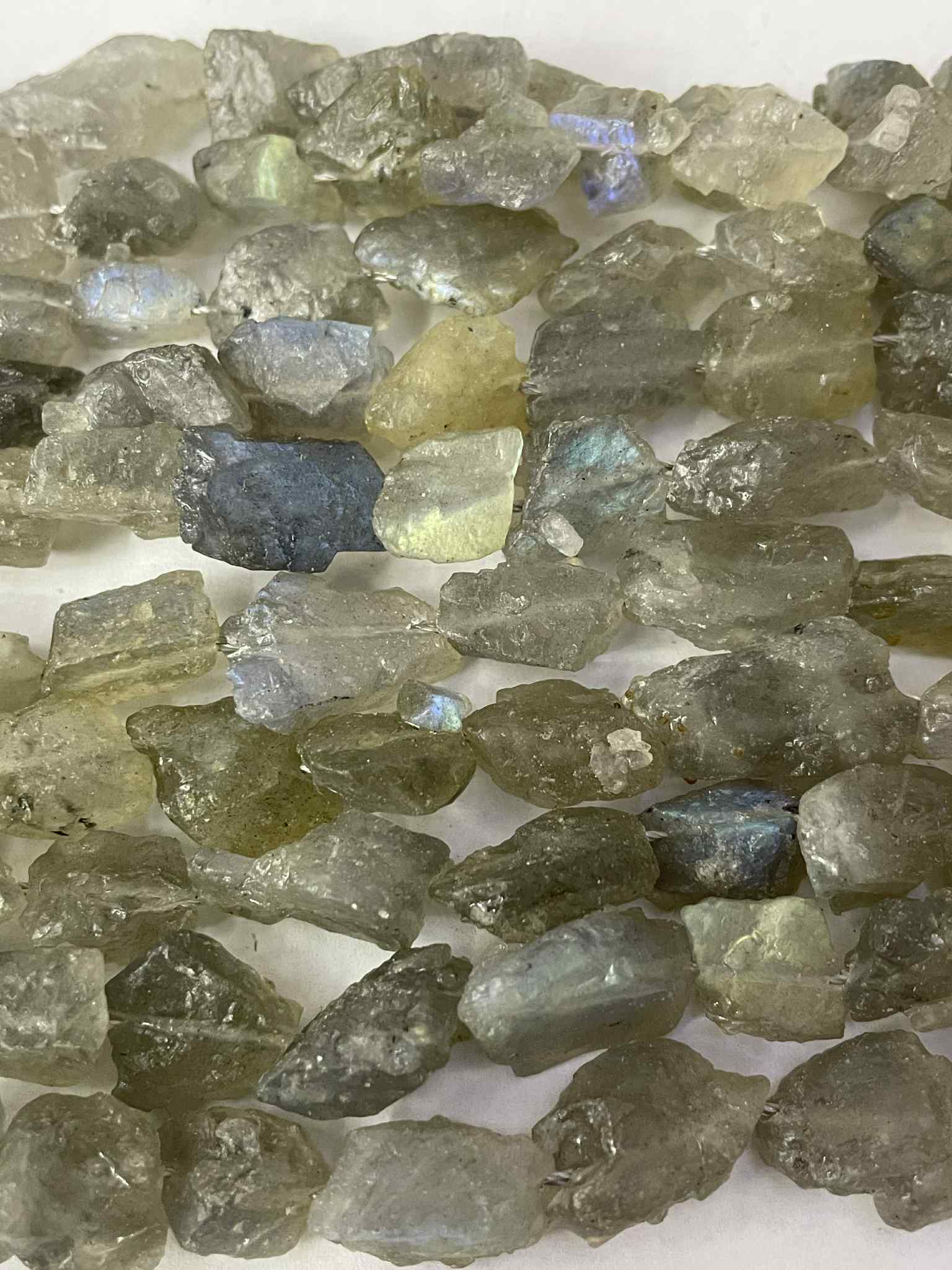 Labradorit Rohstein Strang