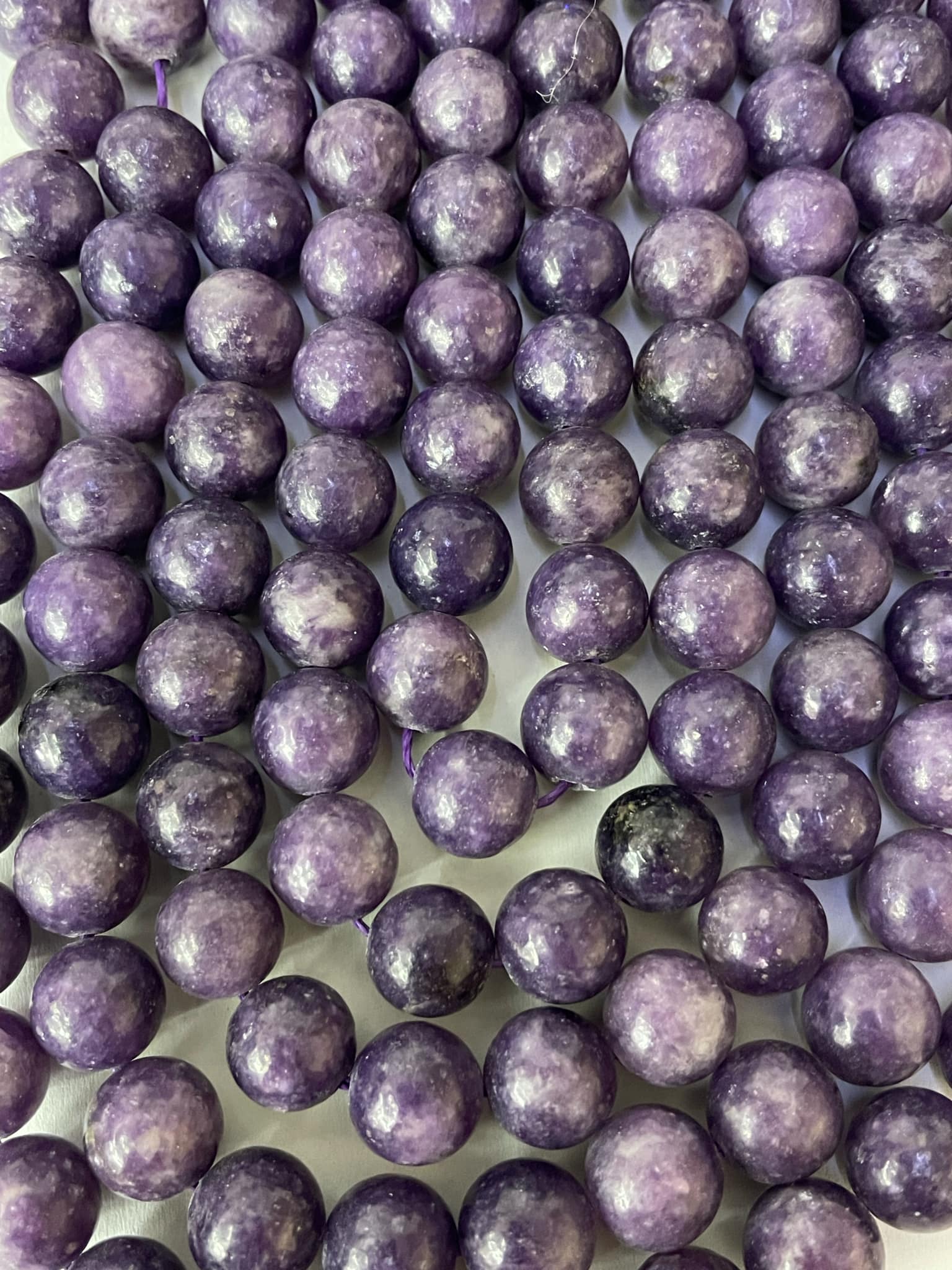 Sphères de lépidolite de 10 mm