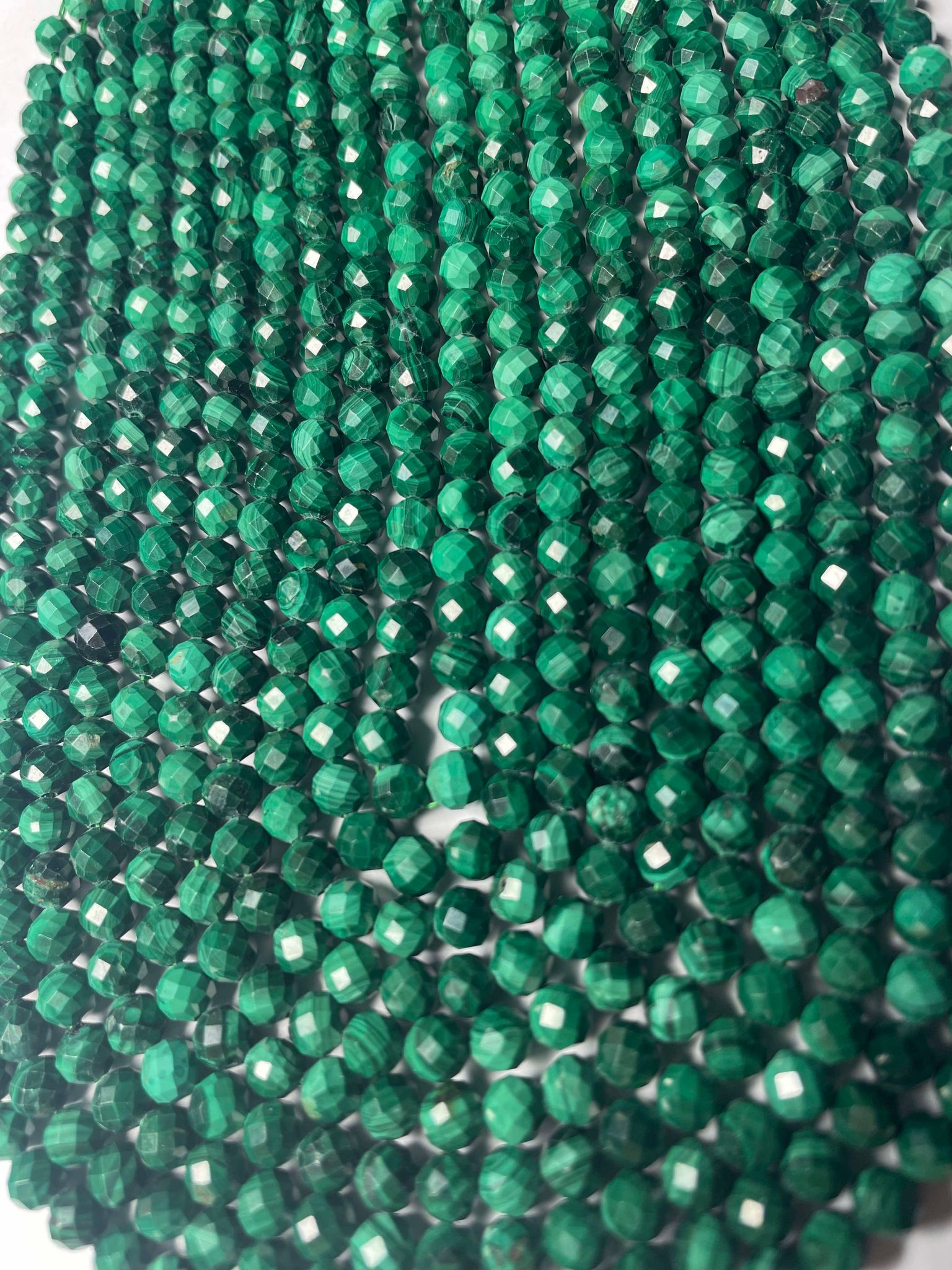 Malachit Kugeln ca 4,2mm facettiert