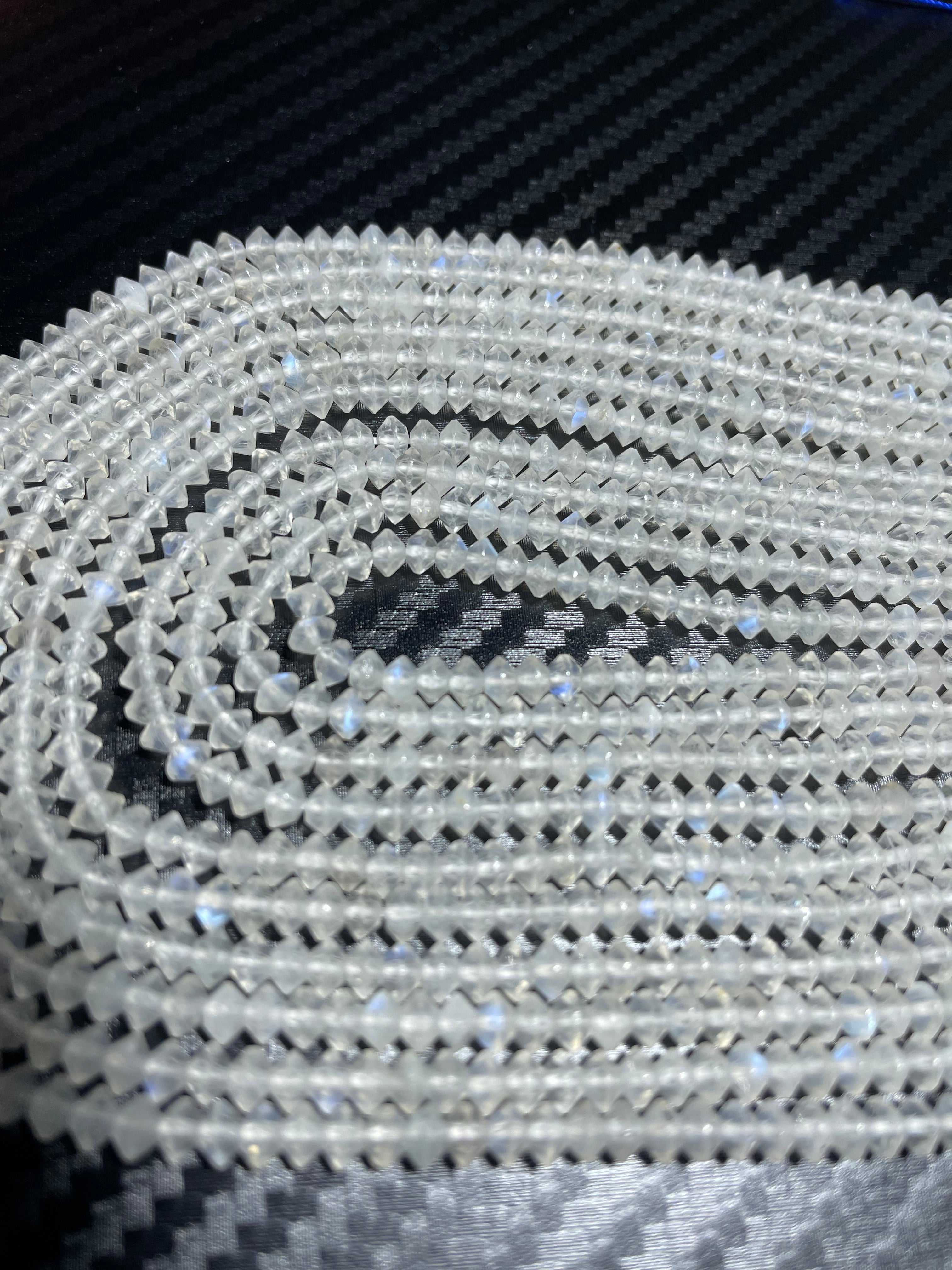 Mondstein 4mm facettiert flach