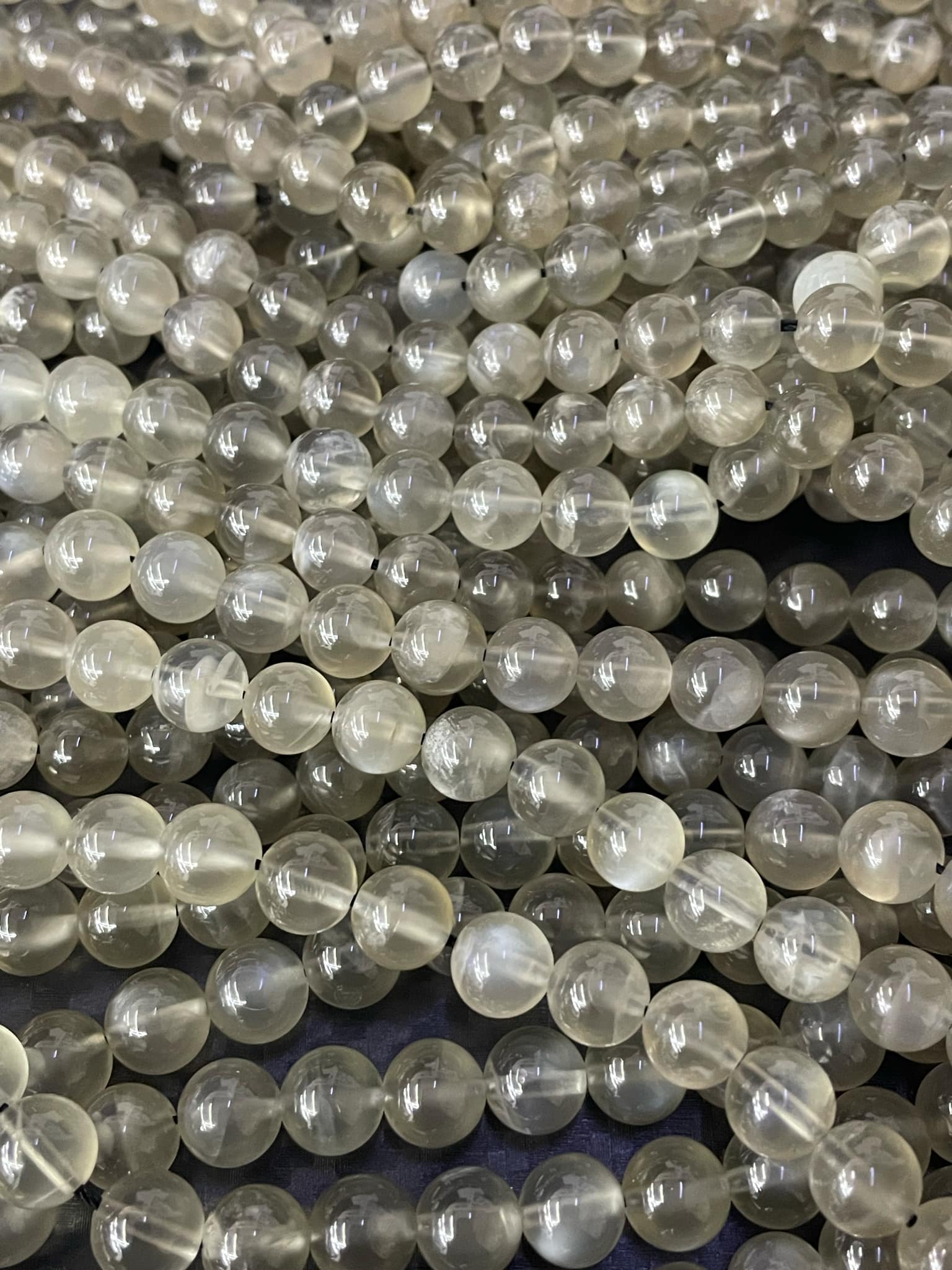 Boule de pierre de lune d'environ 8 mm « noire »