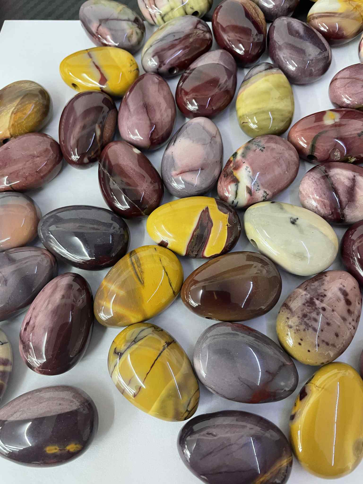 Mookait Trommelstein gelocht Anhänger