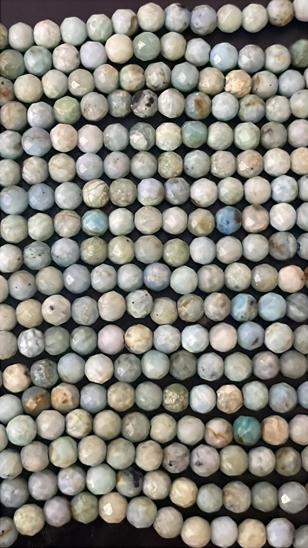 Boules facettées d'environ 3 mm bleu opale