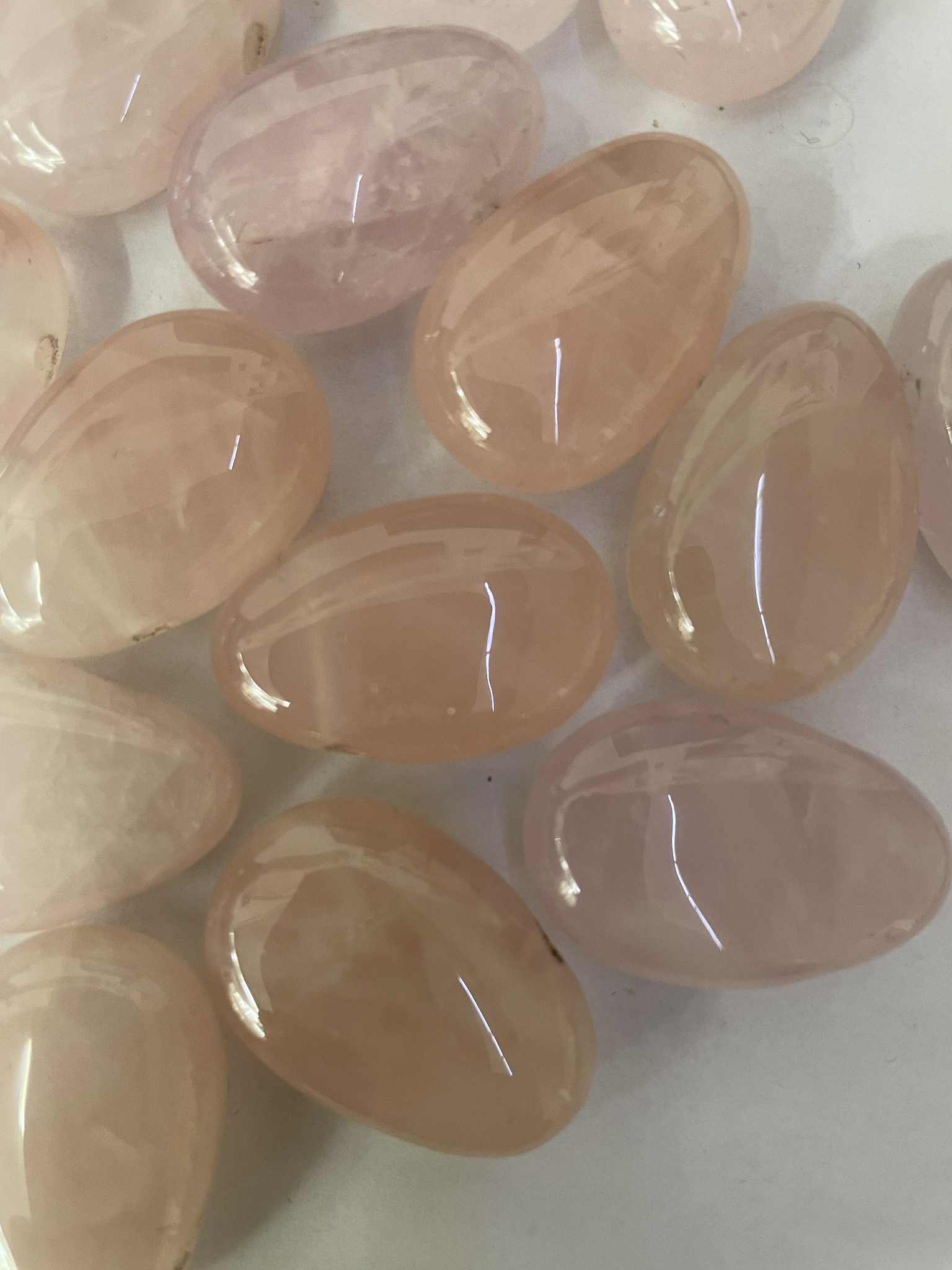 Rosenquarz Trommelstein gelocht Anhänger