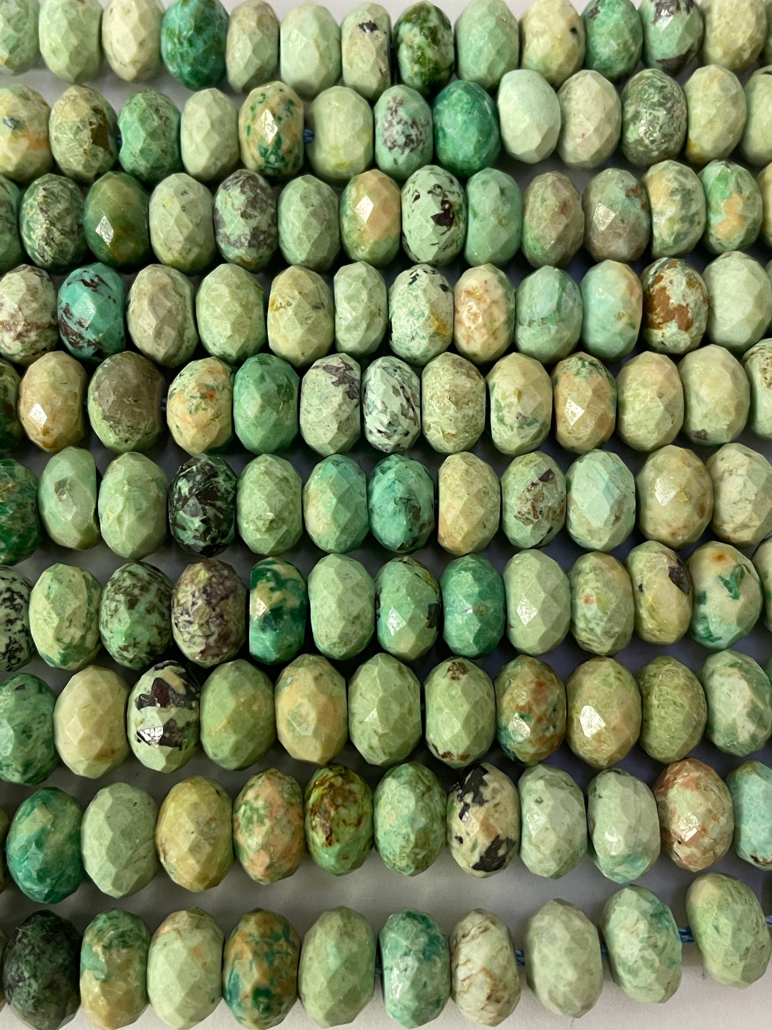 Turquoise péruvienne plate facettée de 8 mm