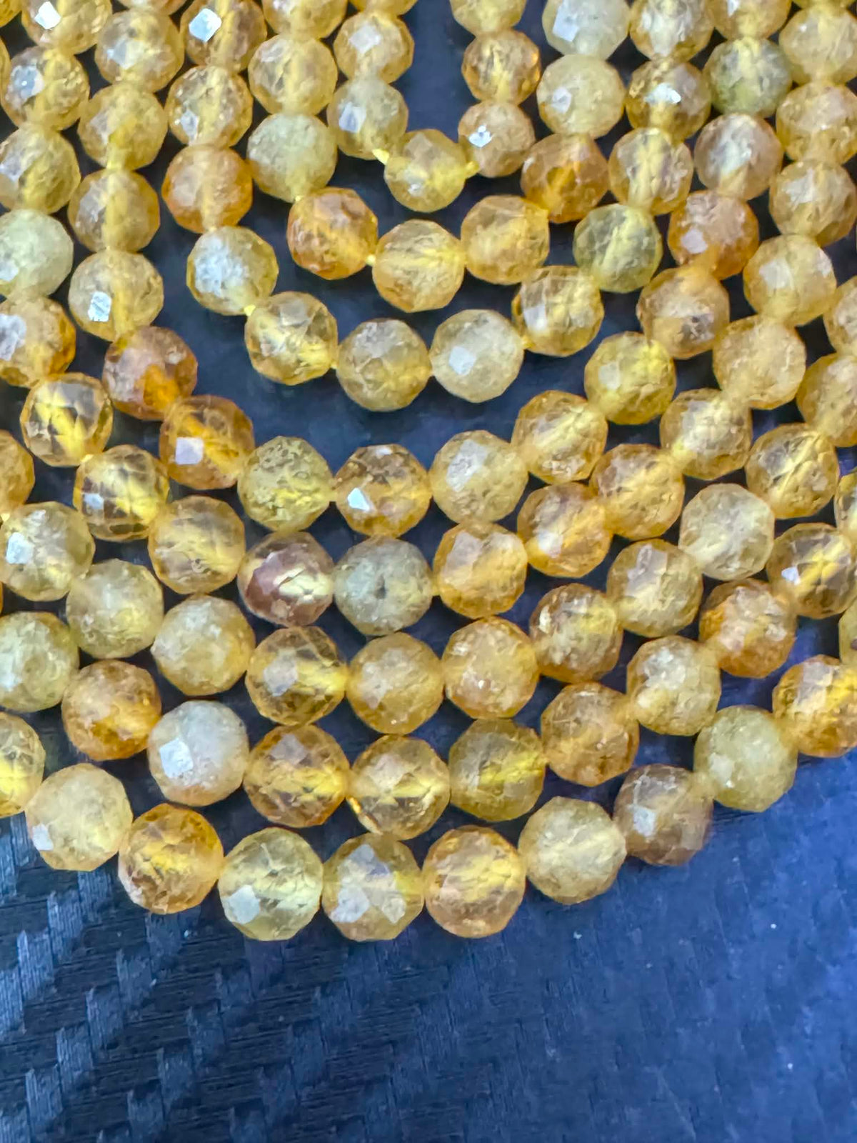 Tourmaline jaune facettée env. 5 mm