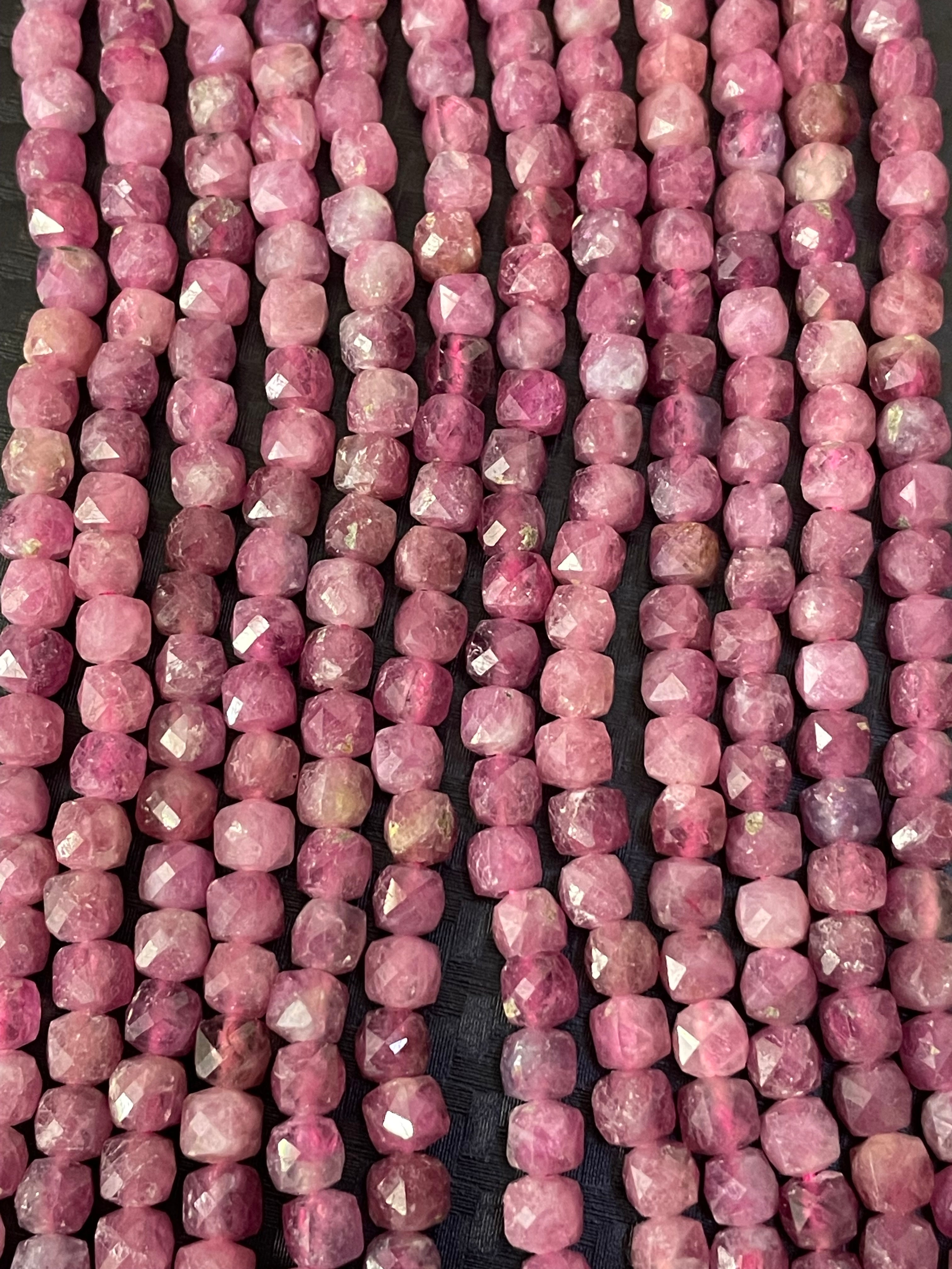 Pink Turmalin Würfelstrang ca 4mm