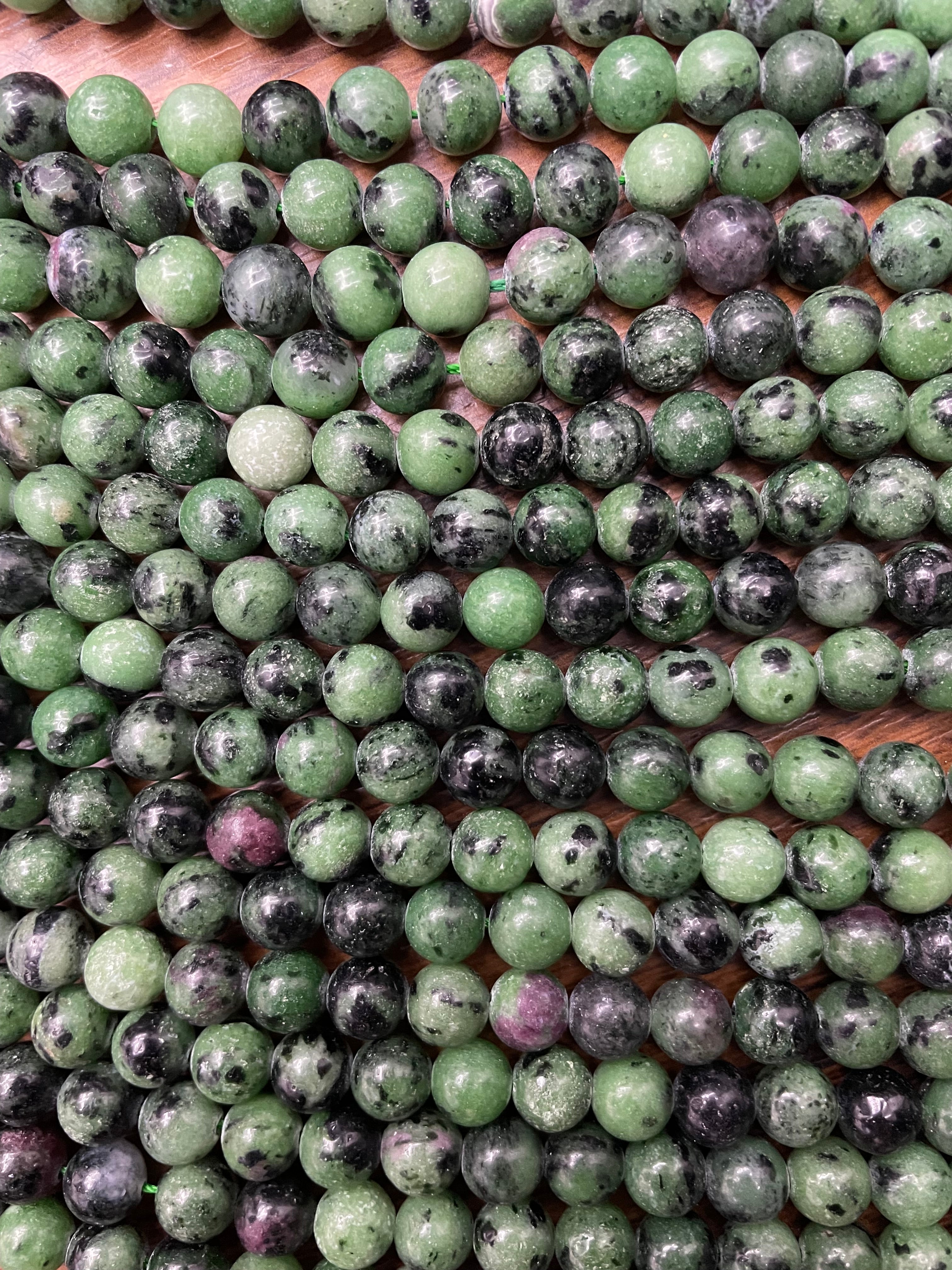 Zoïsite - Rubis, fil de boules de 6 mm
