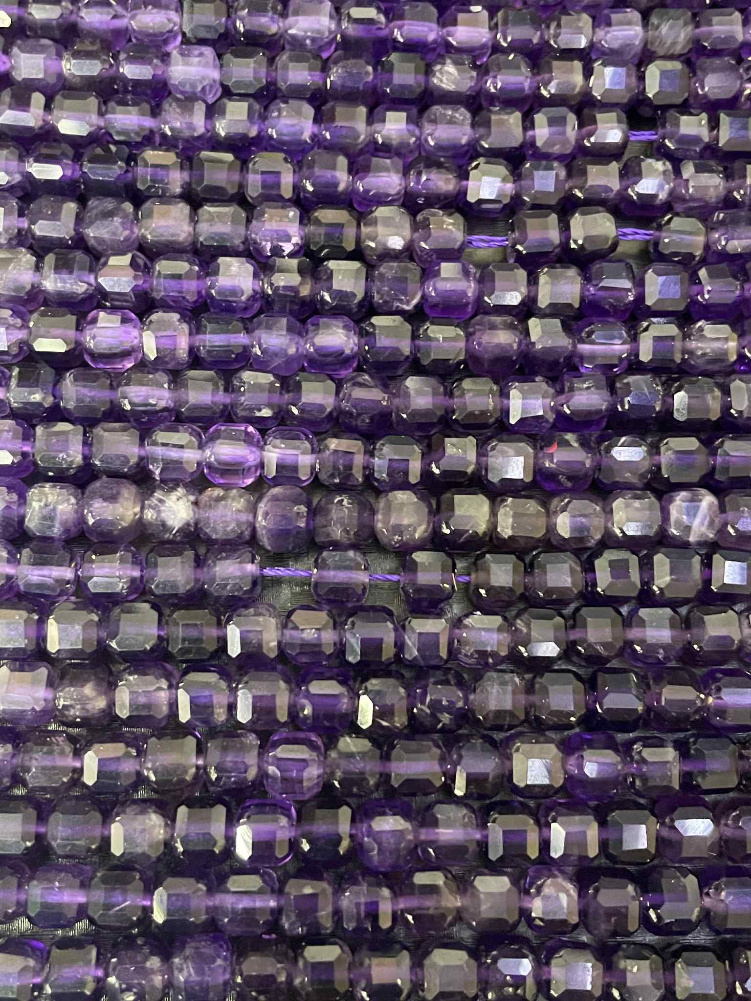 Amethyst Würfelstrang ca. 5,5mm facettiert