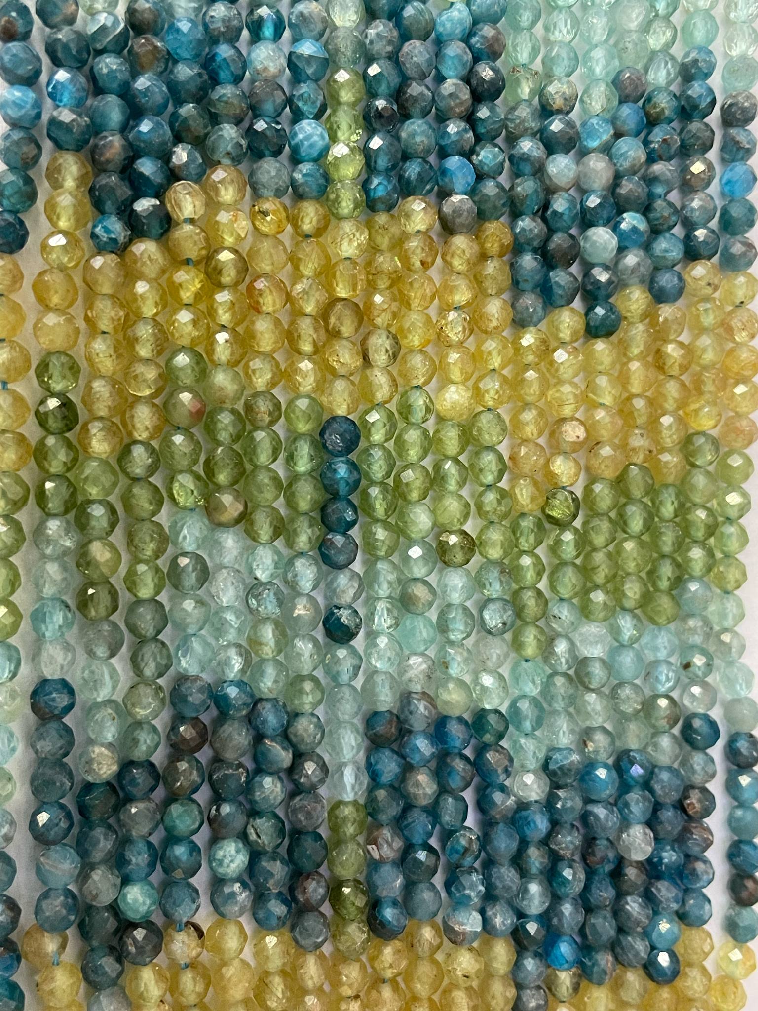 Apatite MULTICOLORE facettée boule d'environ 4 mm