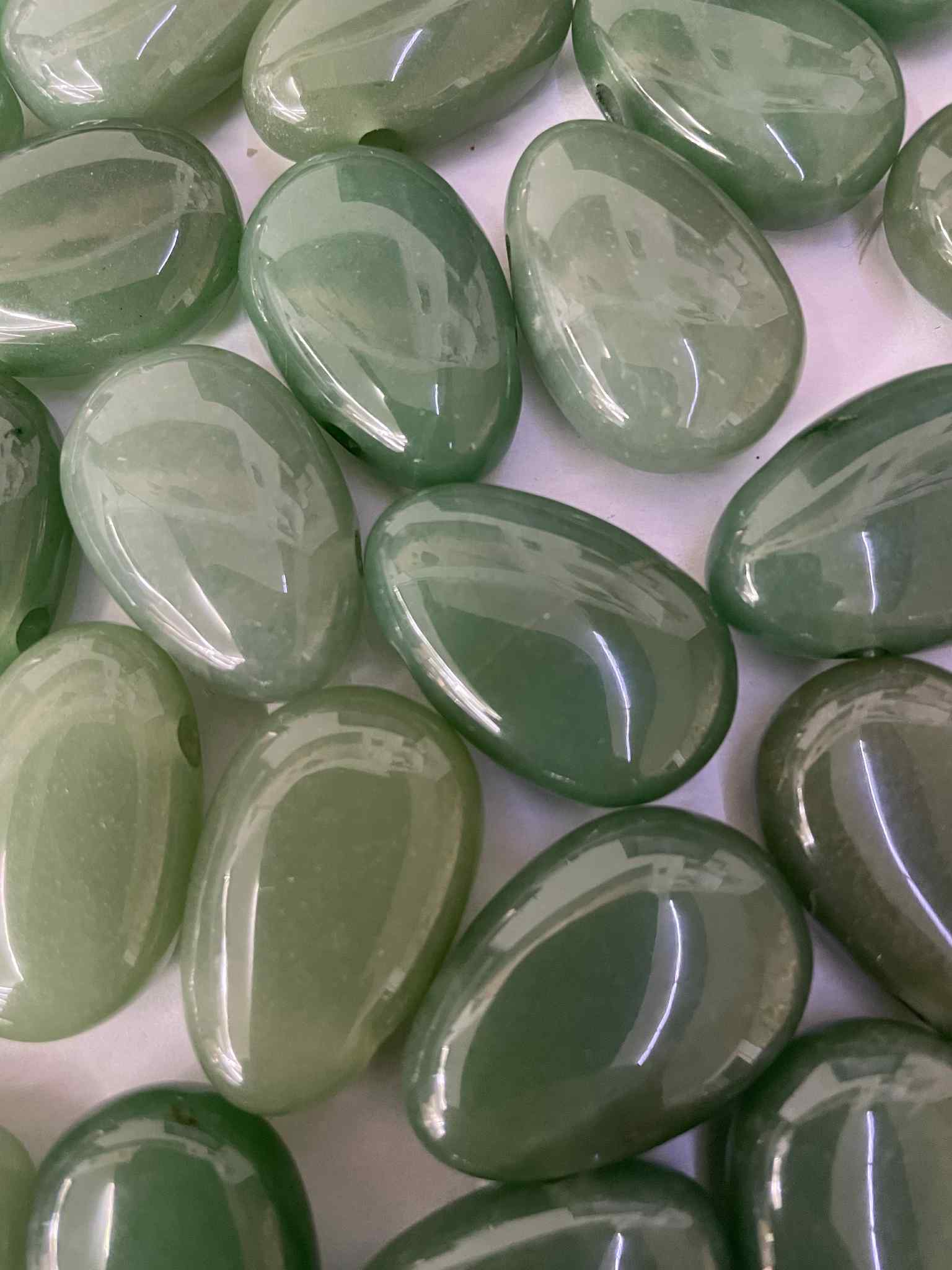 Aventurin grün Trommelstein gelocht Anhänger