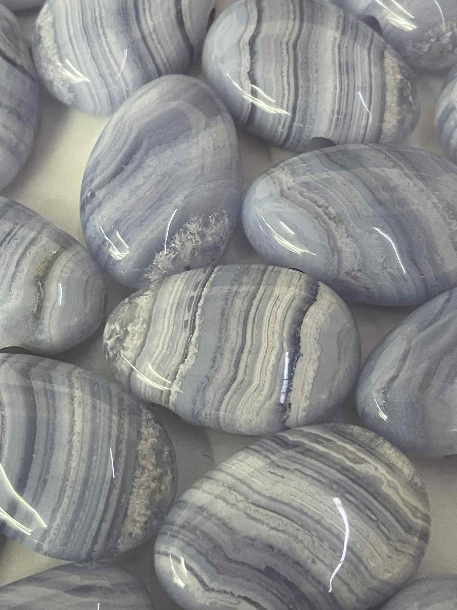 Chalcedon TOP Trommelstein gelocht Anhänger