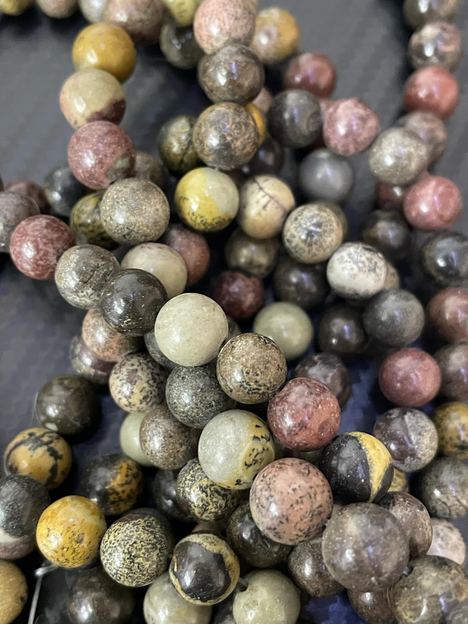 Boule de jaspe dendrite 8 mm foncé