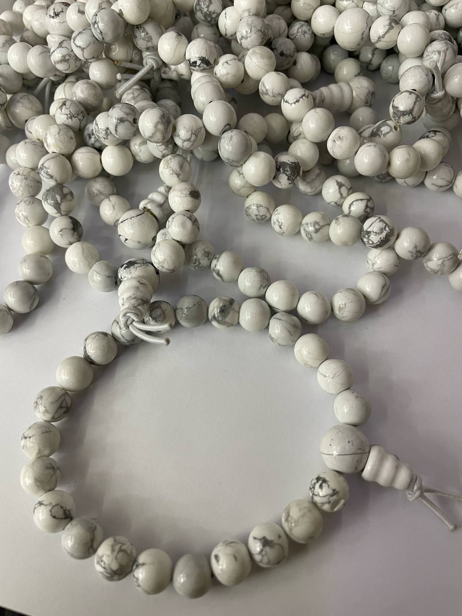 Howlith Mala Armband 8mm Kugeln