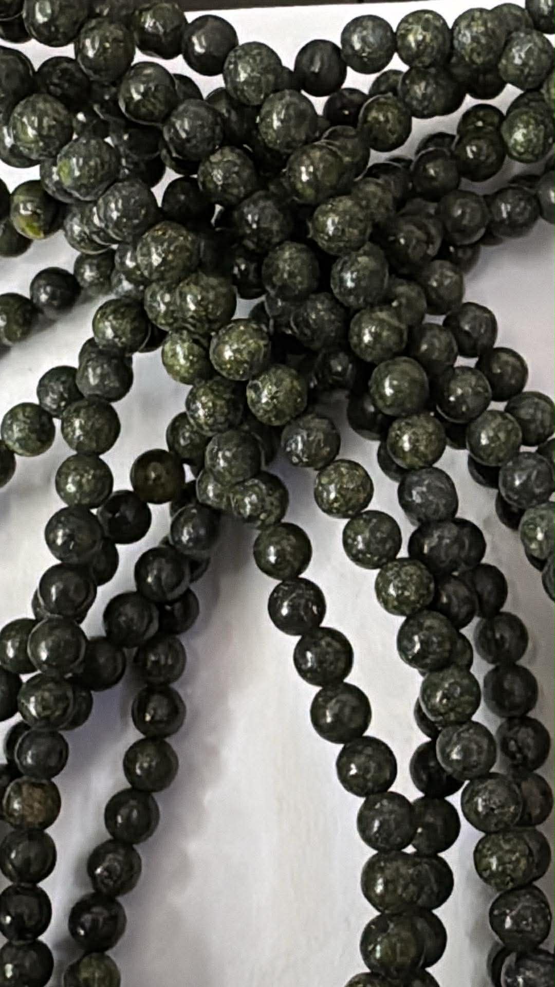 Jade Russland 4mm letzte Stränge