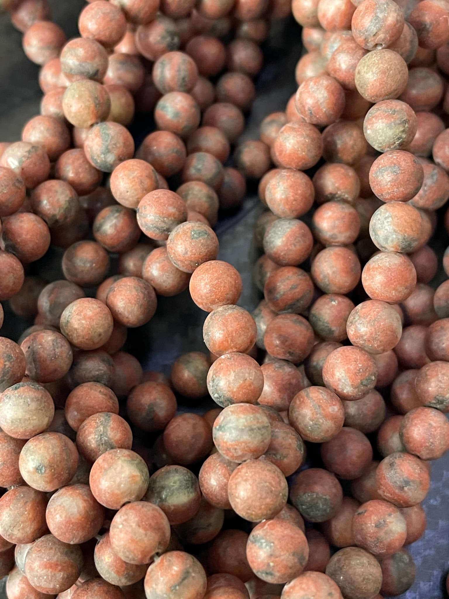 Boule de jaspe rouge environ 6 mm MAT