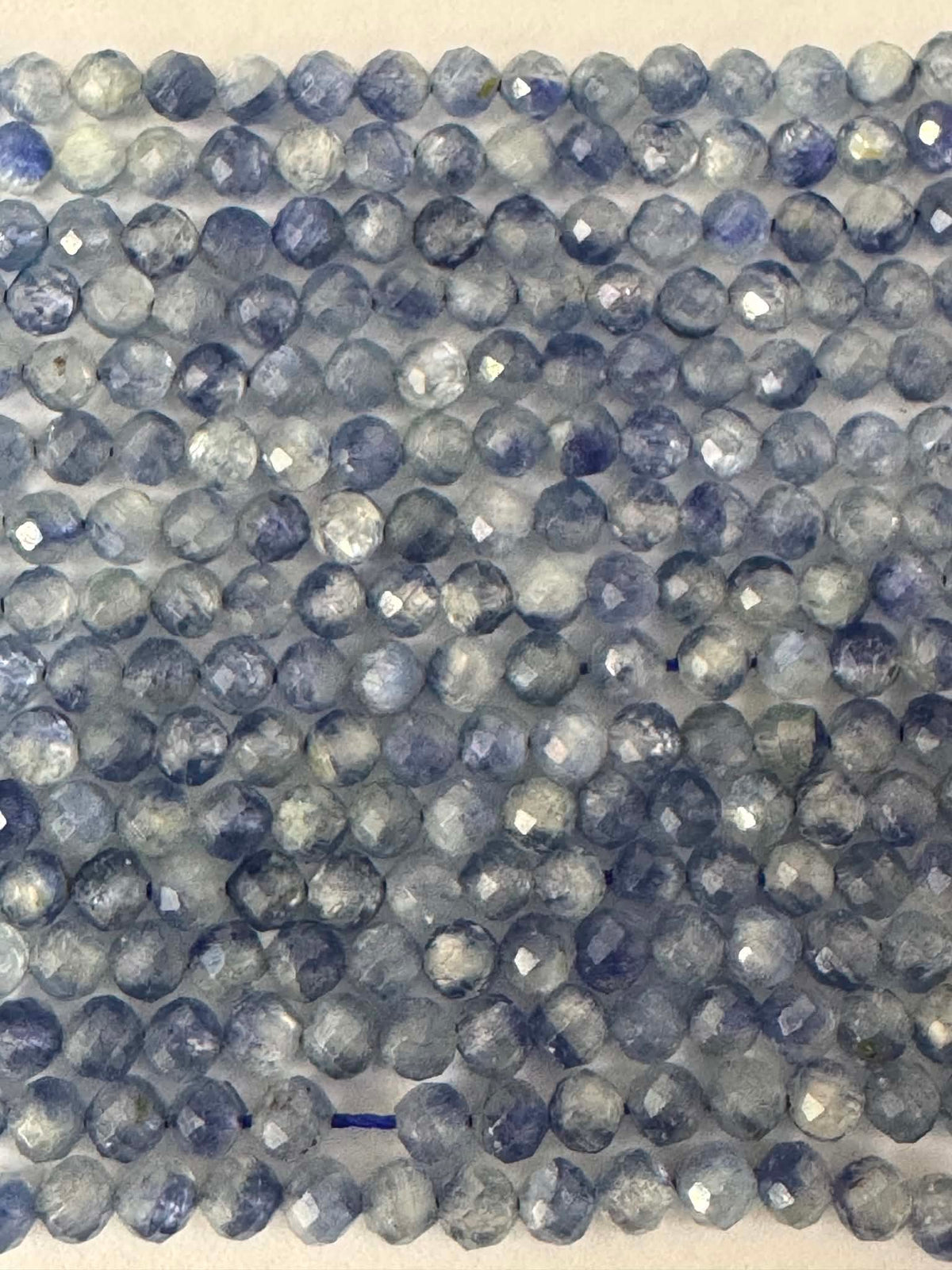Disthène / Kyanite facetté env. 4 mm, clair