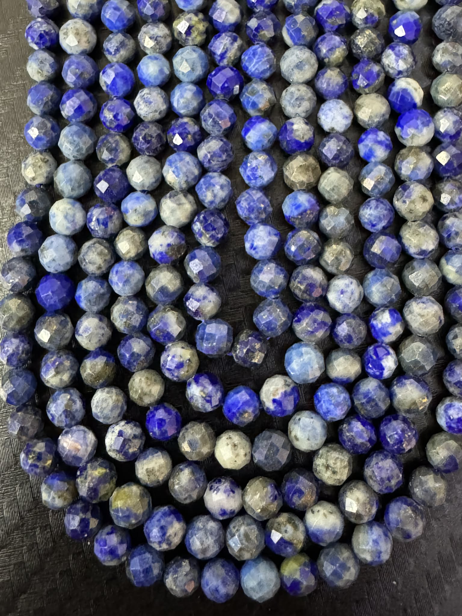Lapis-lazuli facetté env. 4 mm