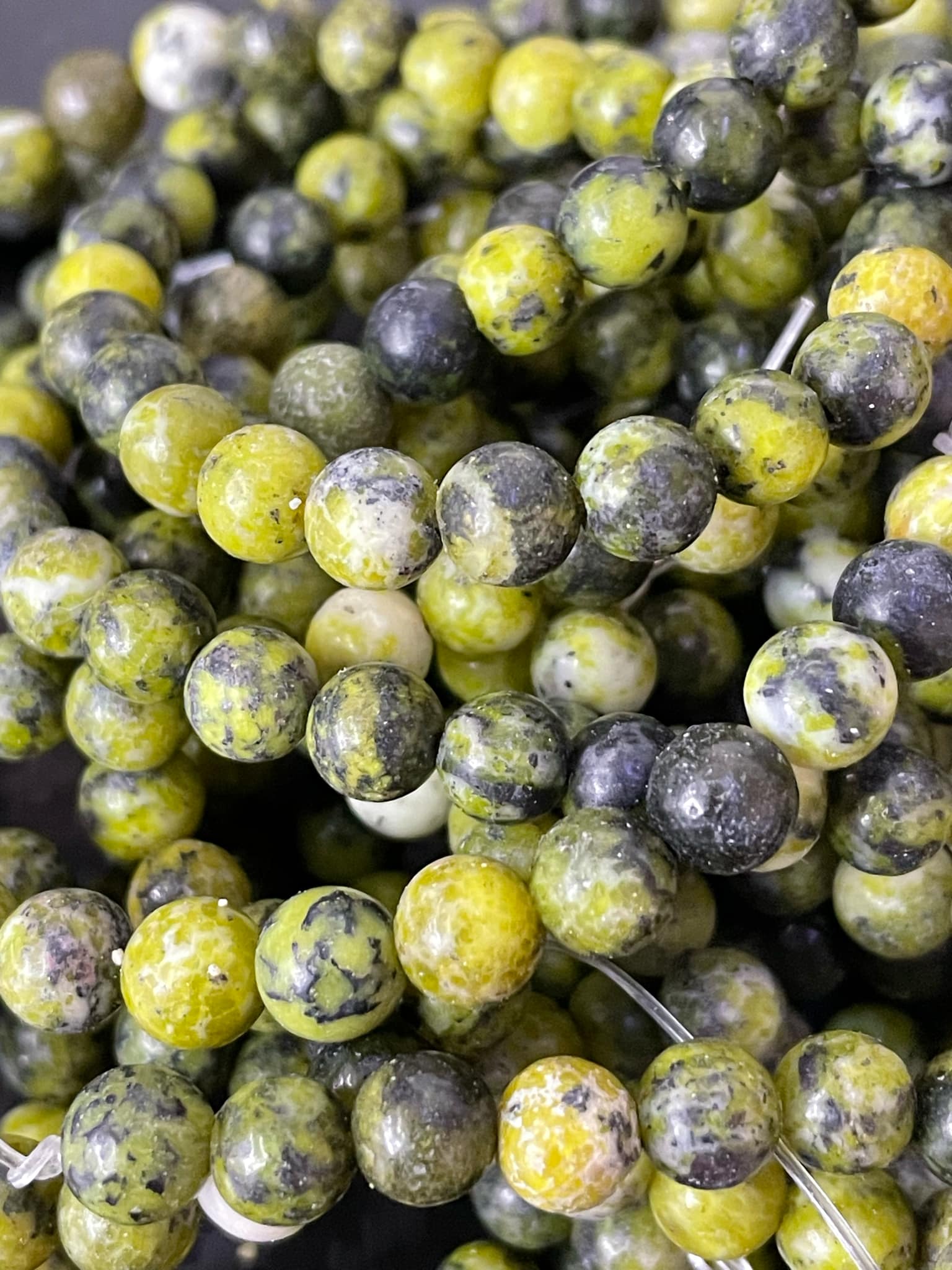 Sphères de lézardite de 6 mm en Norvège