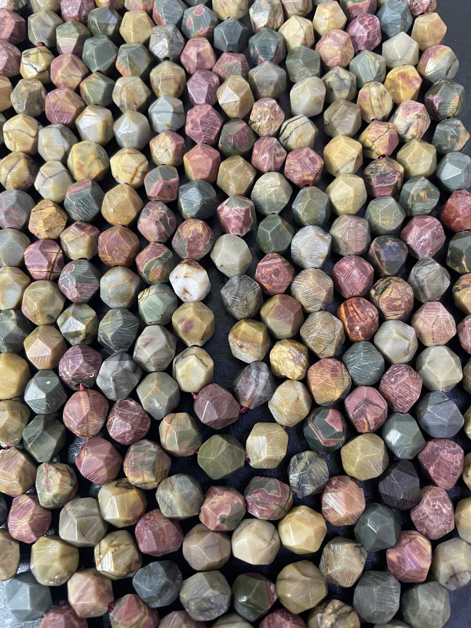 Noreena Jaspis 8mm Kristallschliff