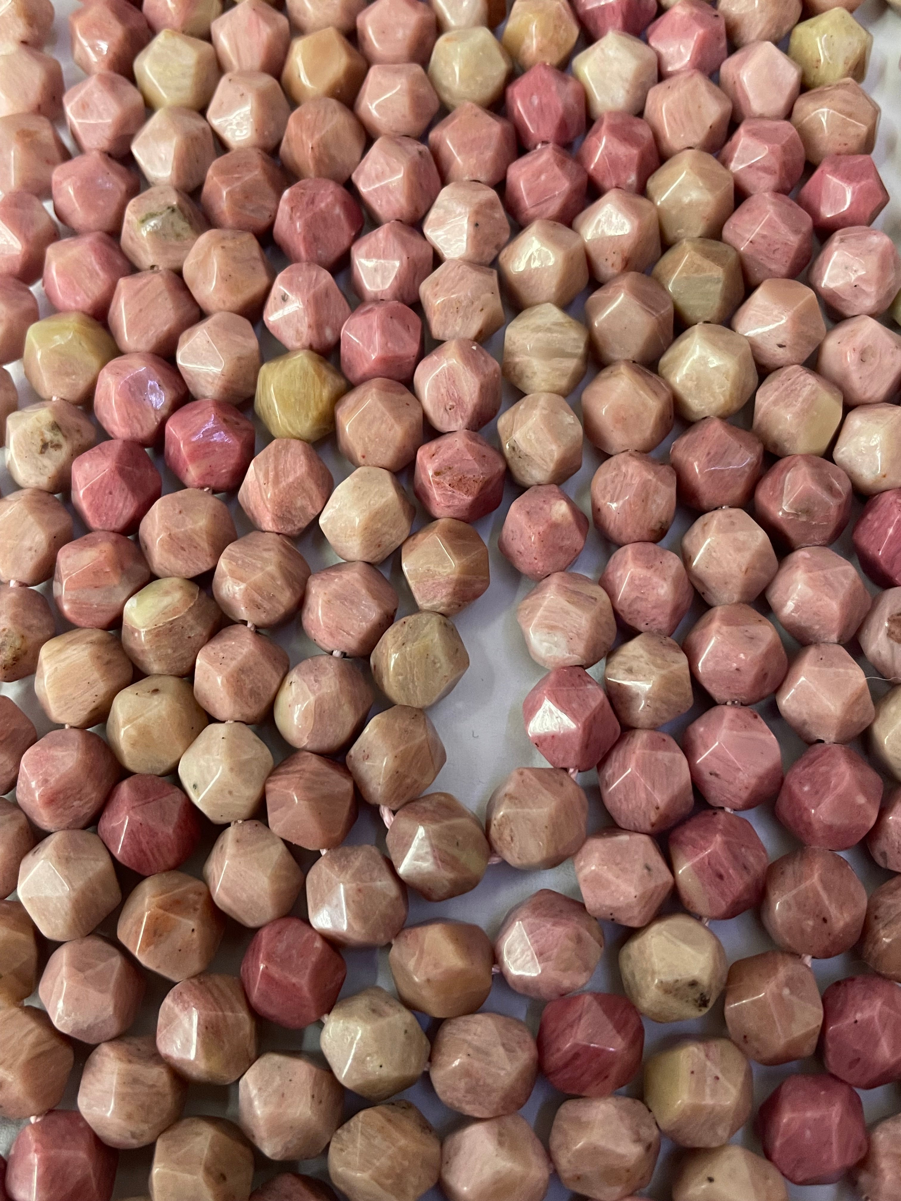 Rhodonite taille diamant 8 mm Pérou
