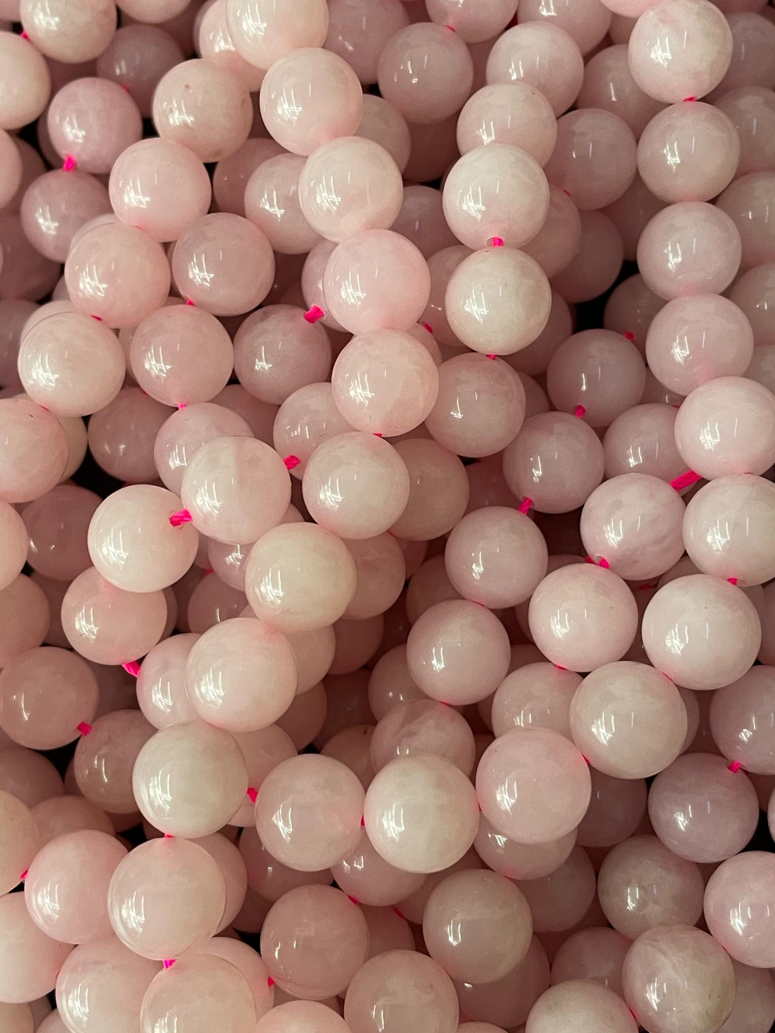 Sphère de quartz rose du Brésil de 10 mm (traitée)