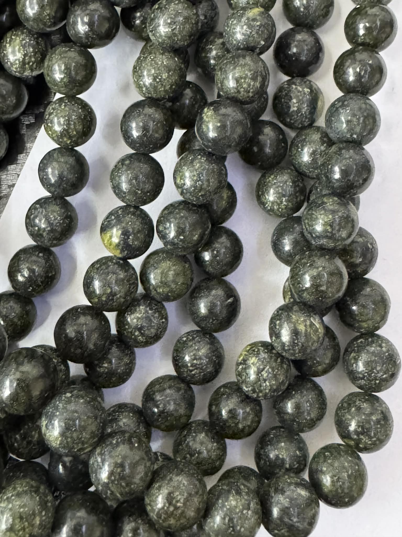 Jade Russland 8mm letzte Stränge
