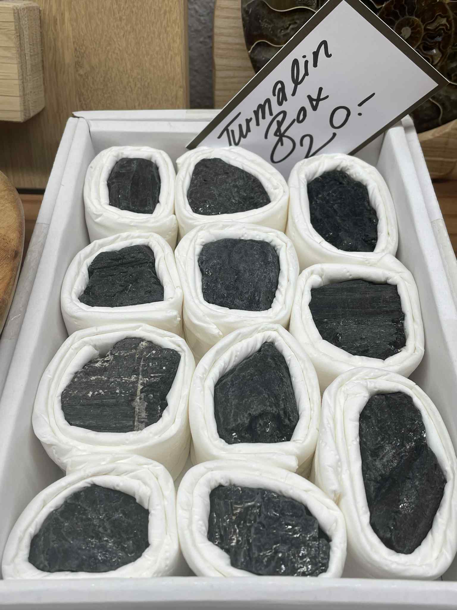 Turmalin Rohstein Box