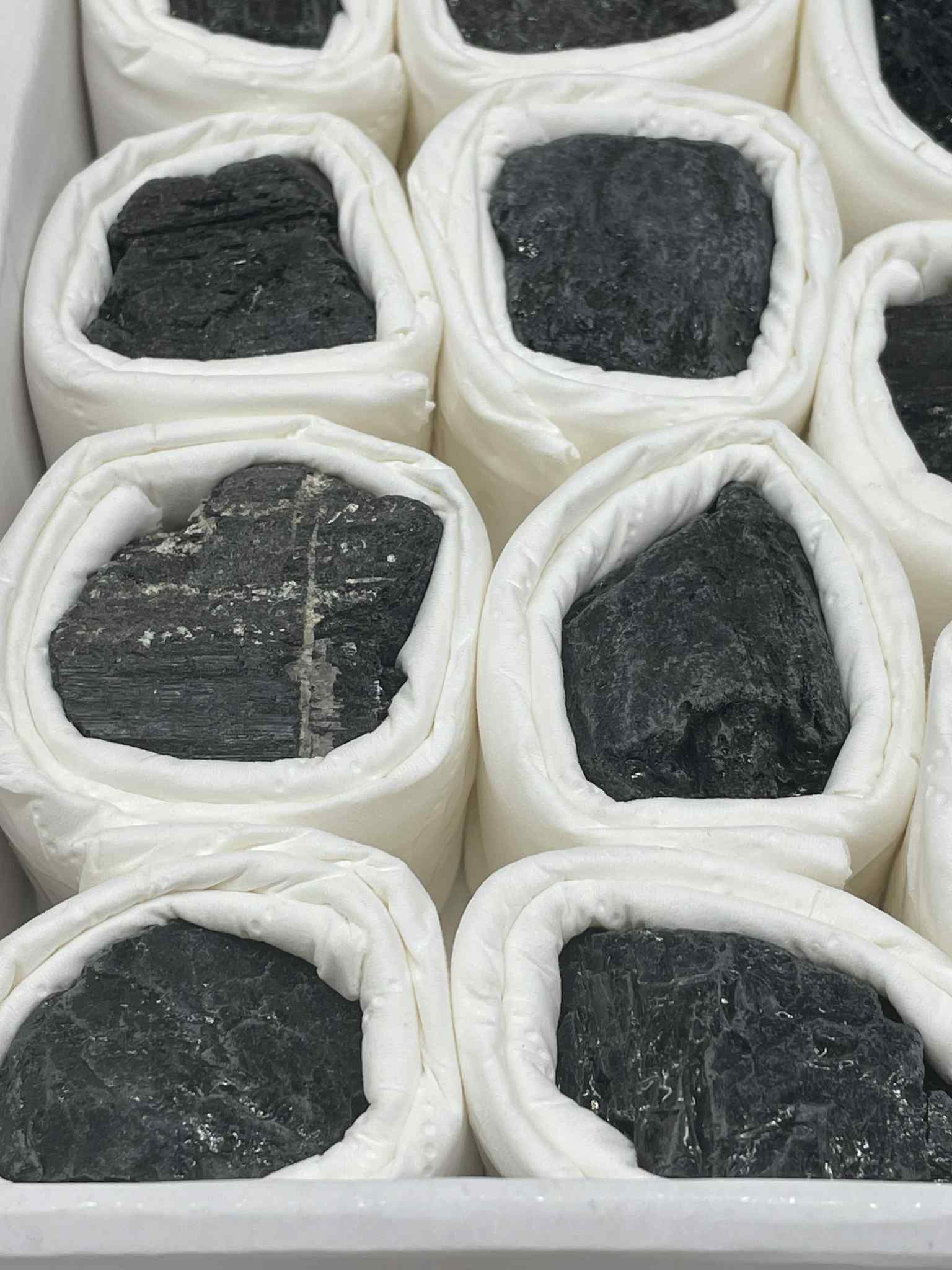 Turmalin Rohstein Box