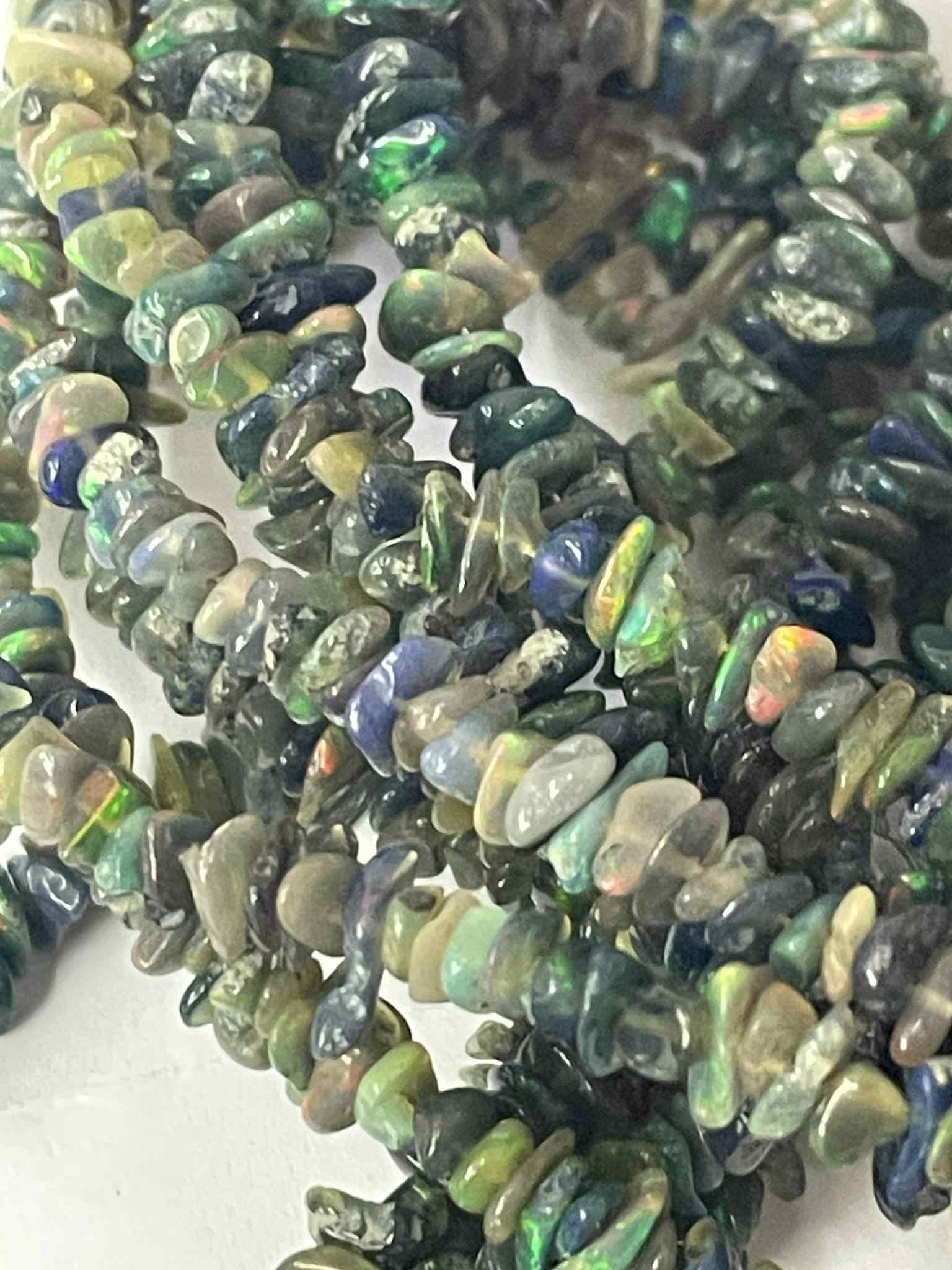 Fil à éclats d'opale noir