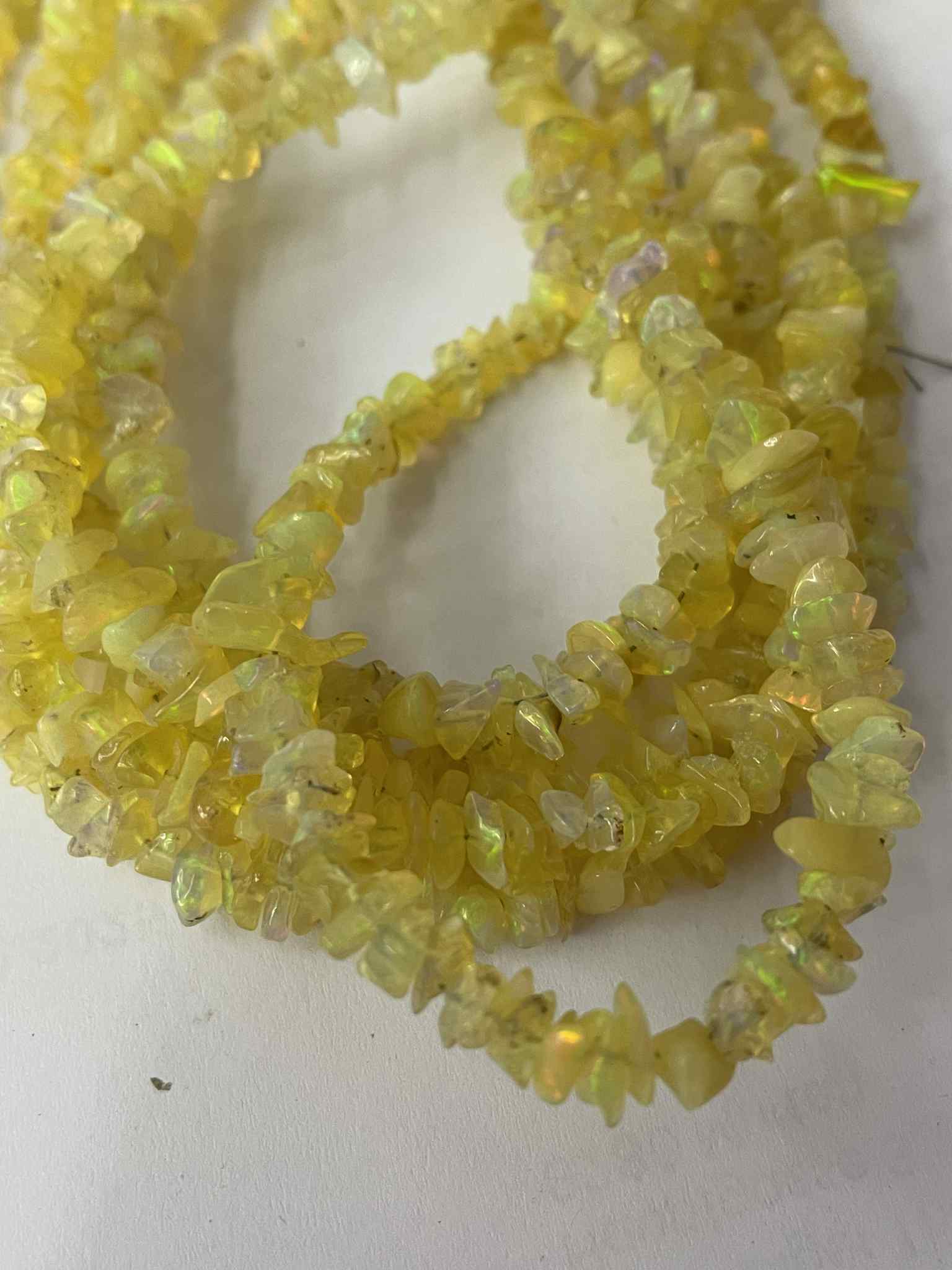 Filé d'éclats d'opale clair