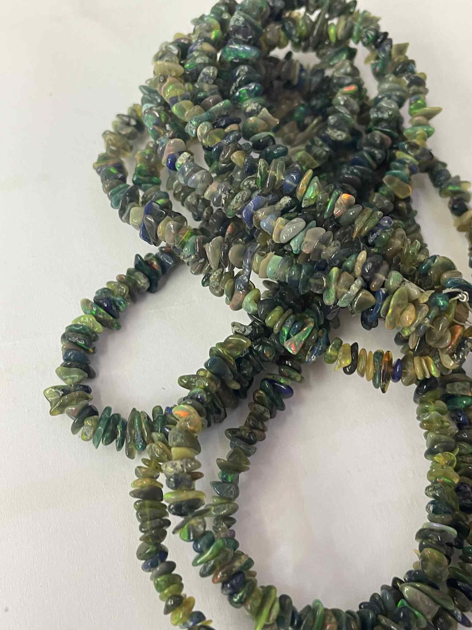 Fil à éclats d'opale noir