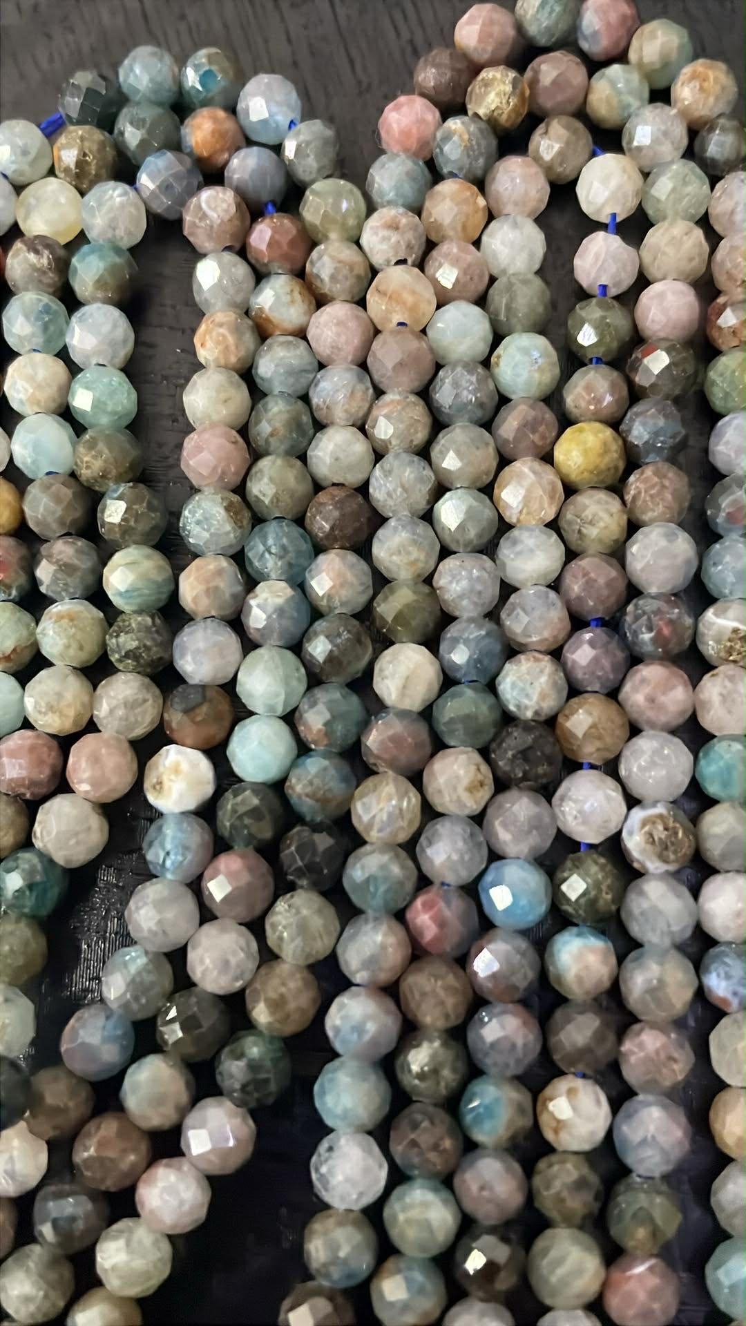 Apatite 4 mm naturelle facettée PROMOTION