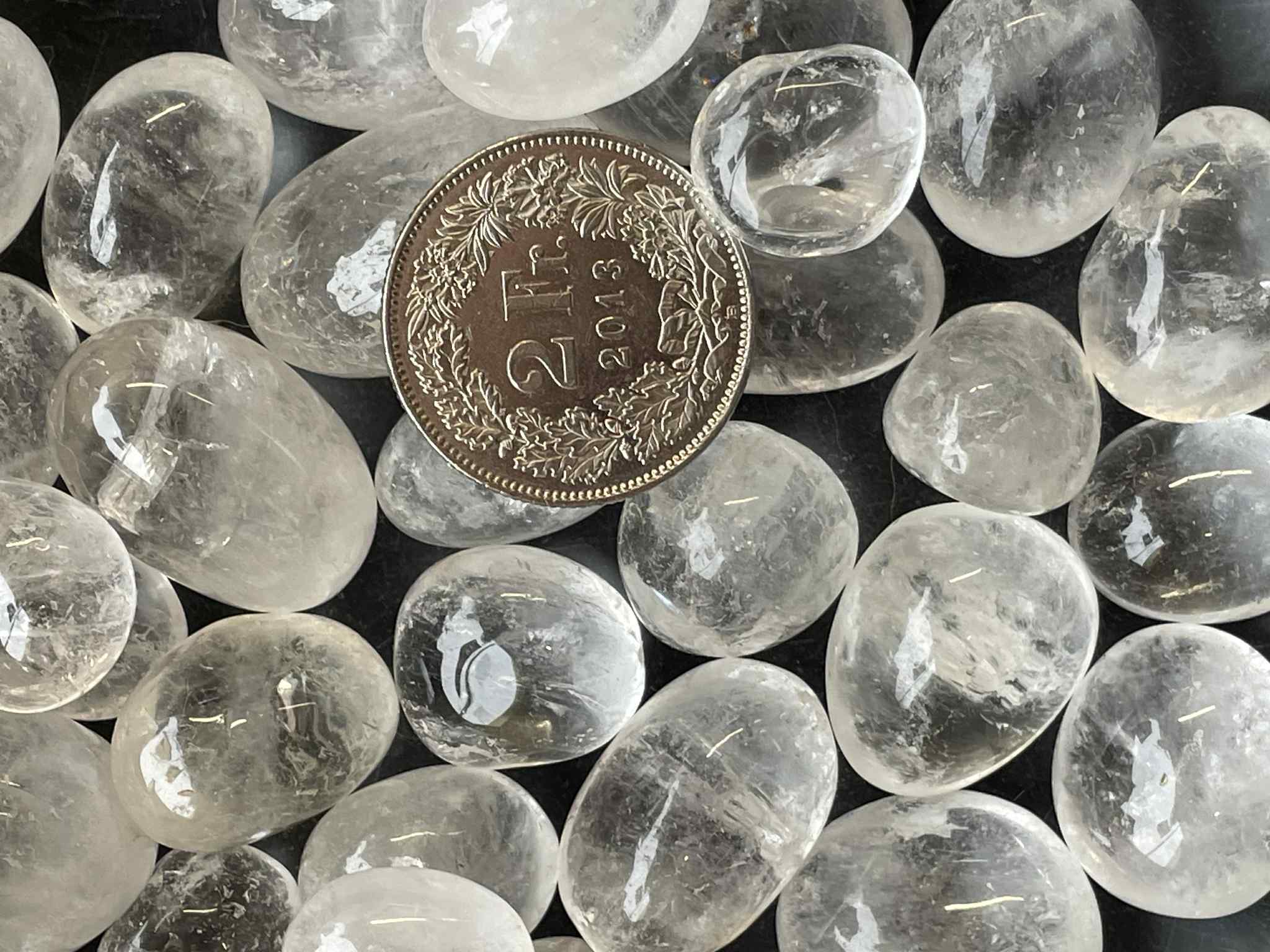 1 kg Bergkristall Trommelsteine