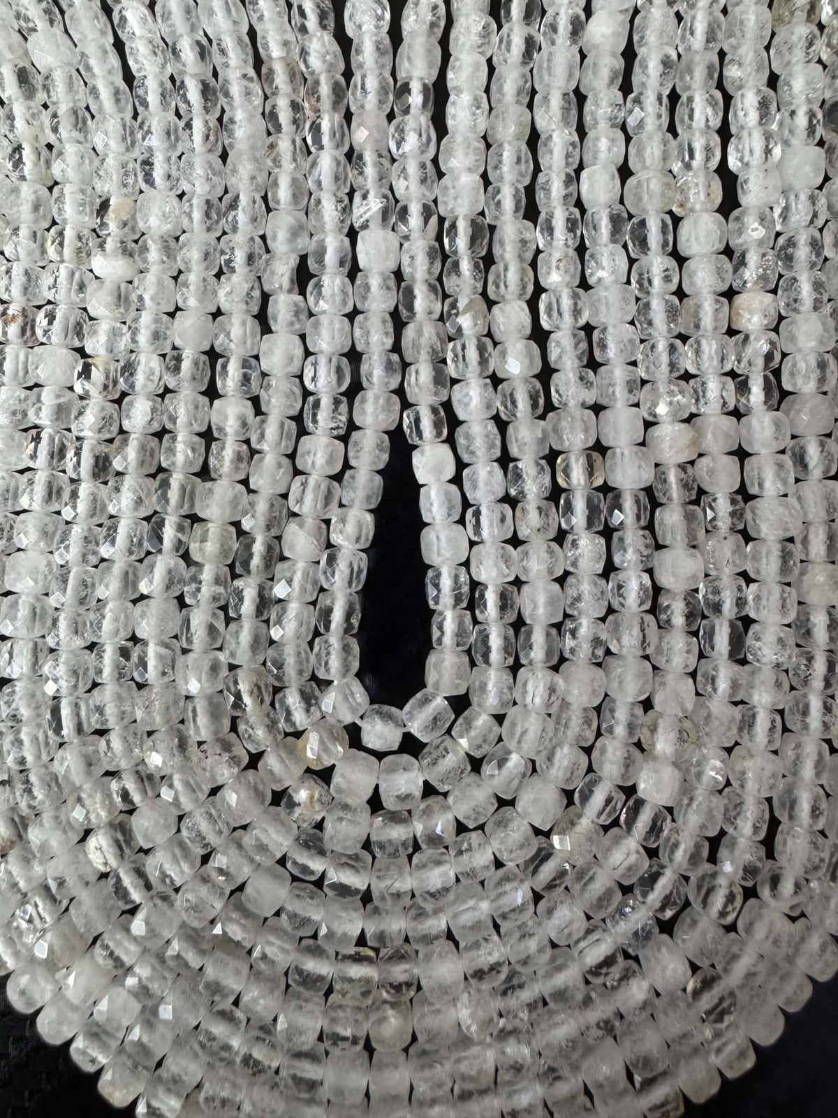 Bergkristall Würfel 4mm facettiert