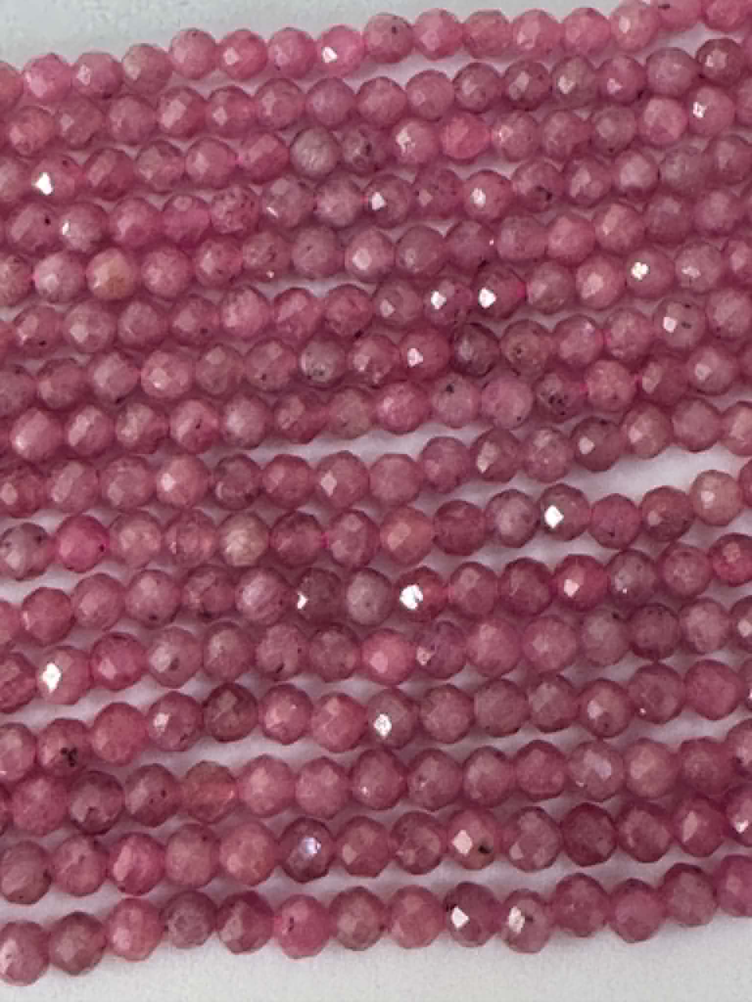 Rubis facetté env. 3,2 mm, clair