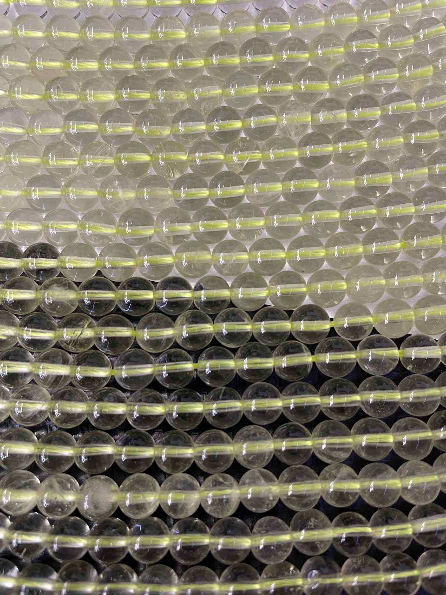 Zitronenquarz ca 6mm Kugelstrang