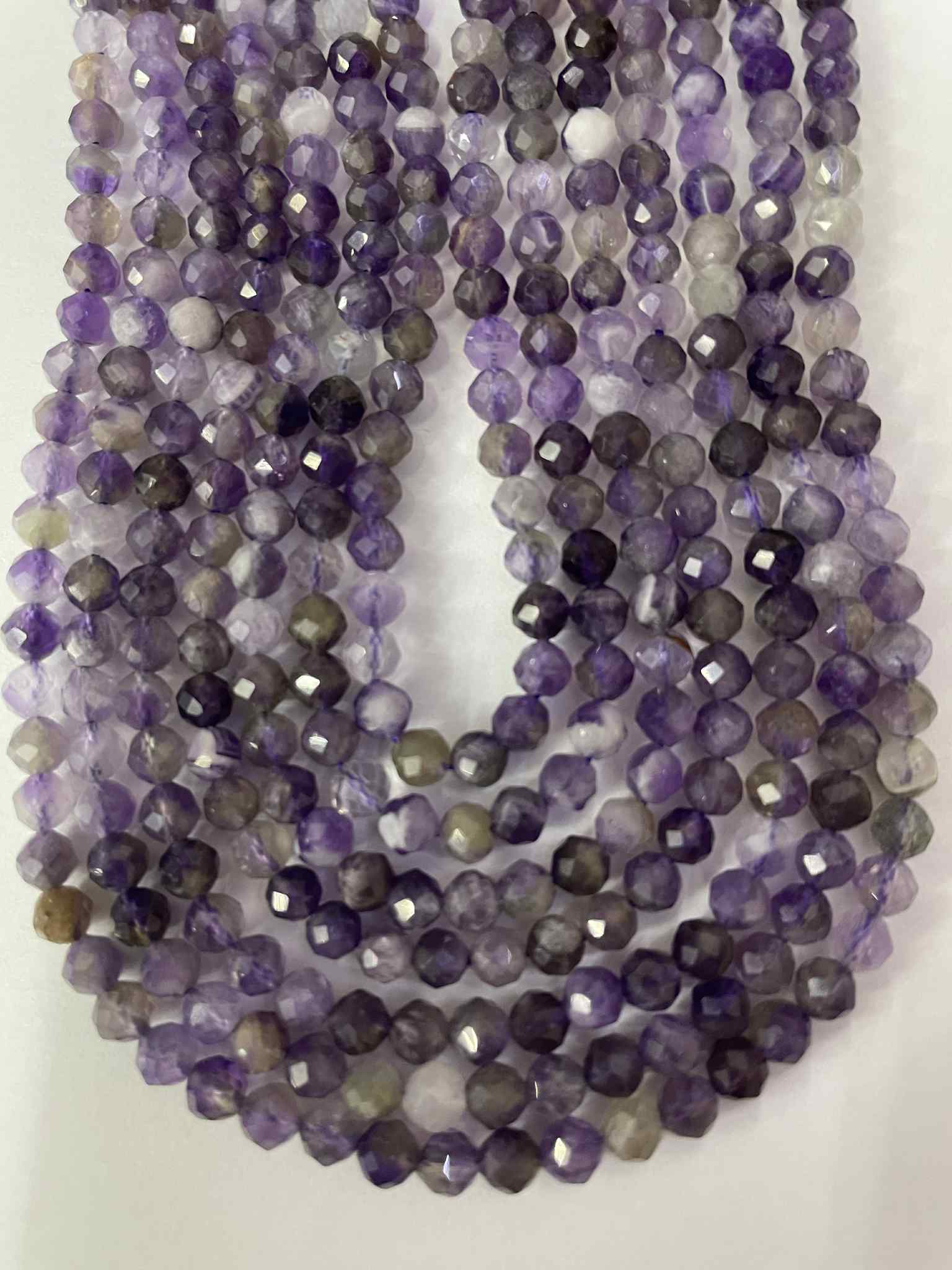 Amethyst  ca.4mm facettiert