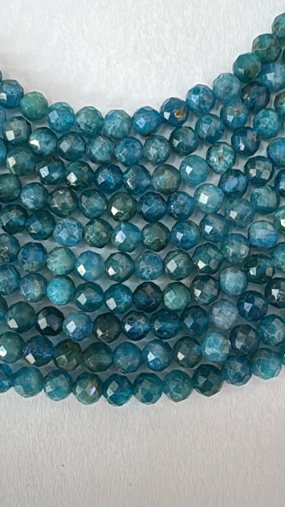 Apatite bleue 4 mm facettée
